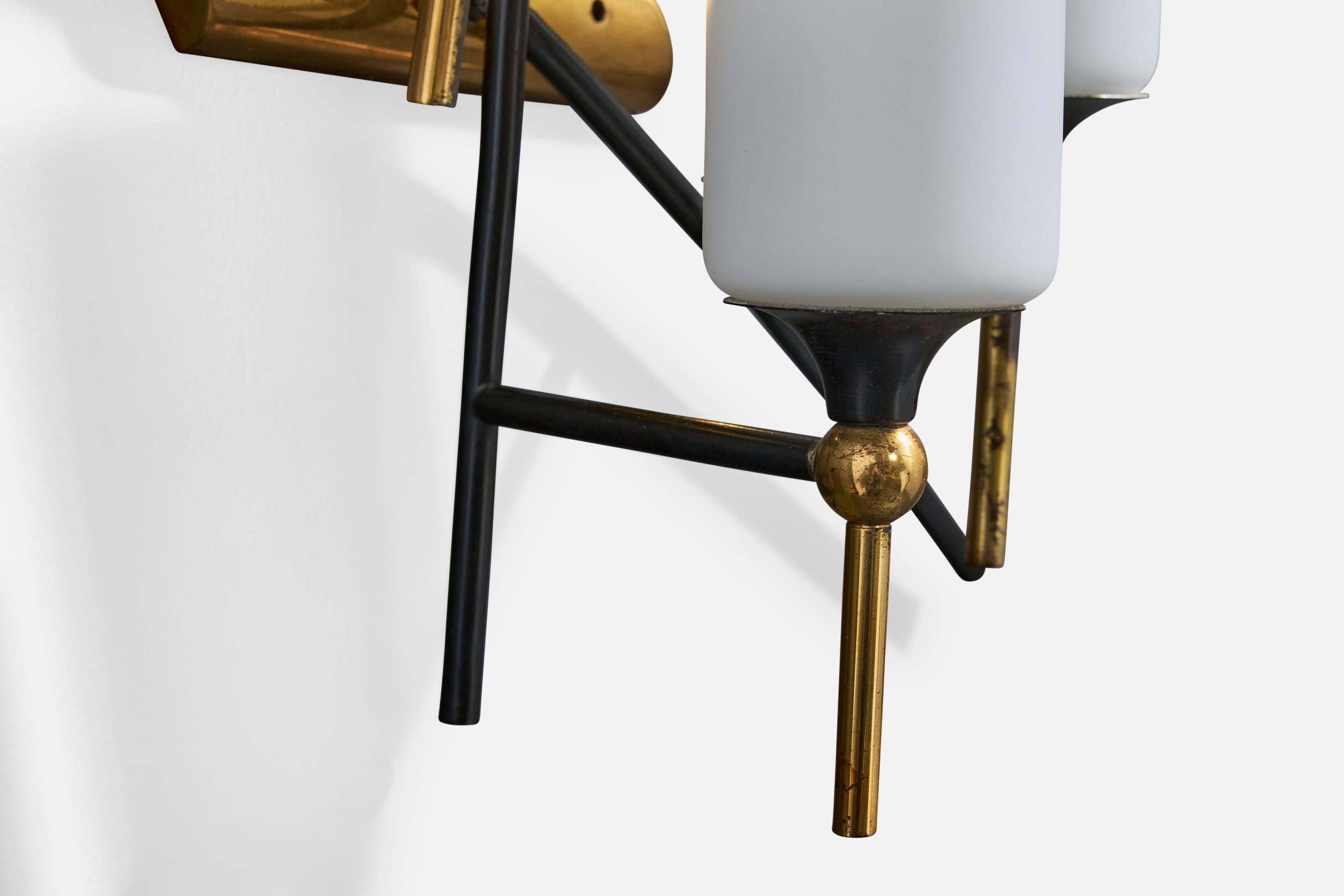 Lampada da parete di design francese, ottone, metallo, vetro, Francia, anni '50 in vendita 1