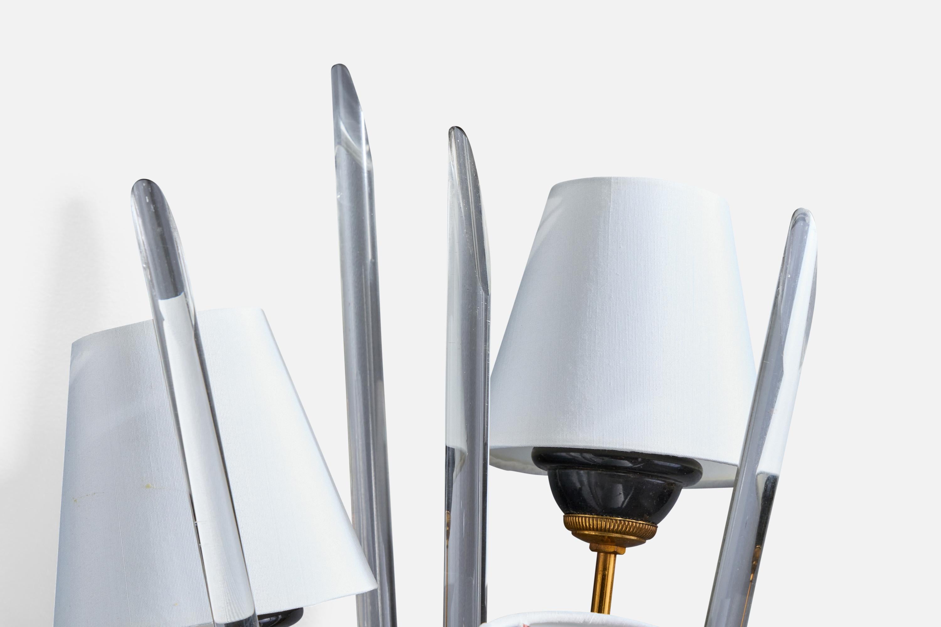 Lampada da parete di design francese, ottone, metallo, plexiglass, tessuto, Francia, anni '50 in vendita 2