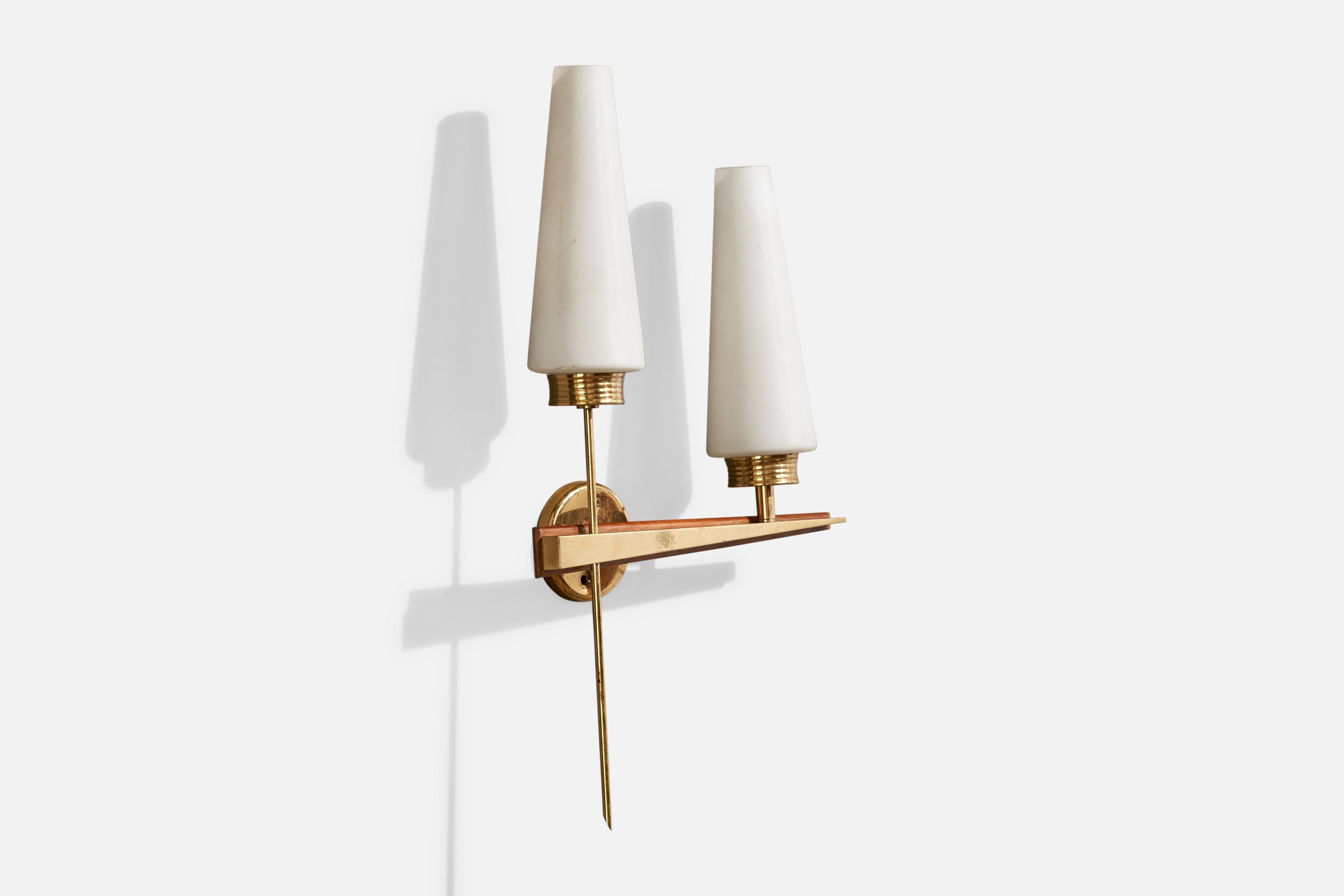 Mid-Century moderno Lampada da parete di design francese, ottone, legno, vetro, Francia, anni '50 in vendita