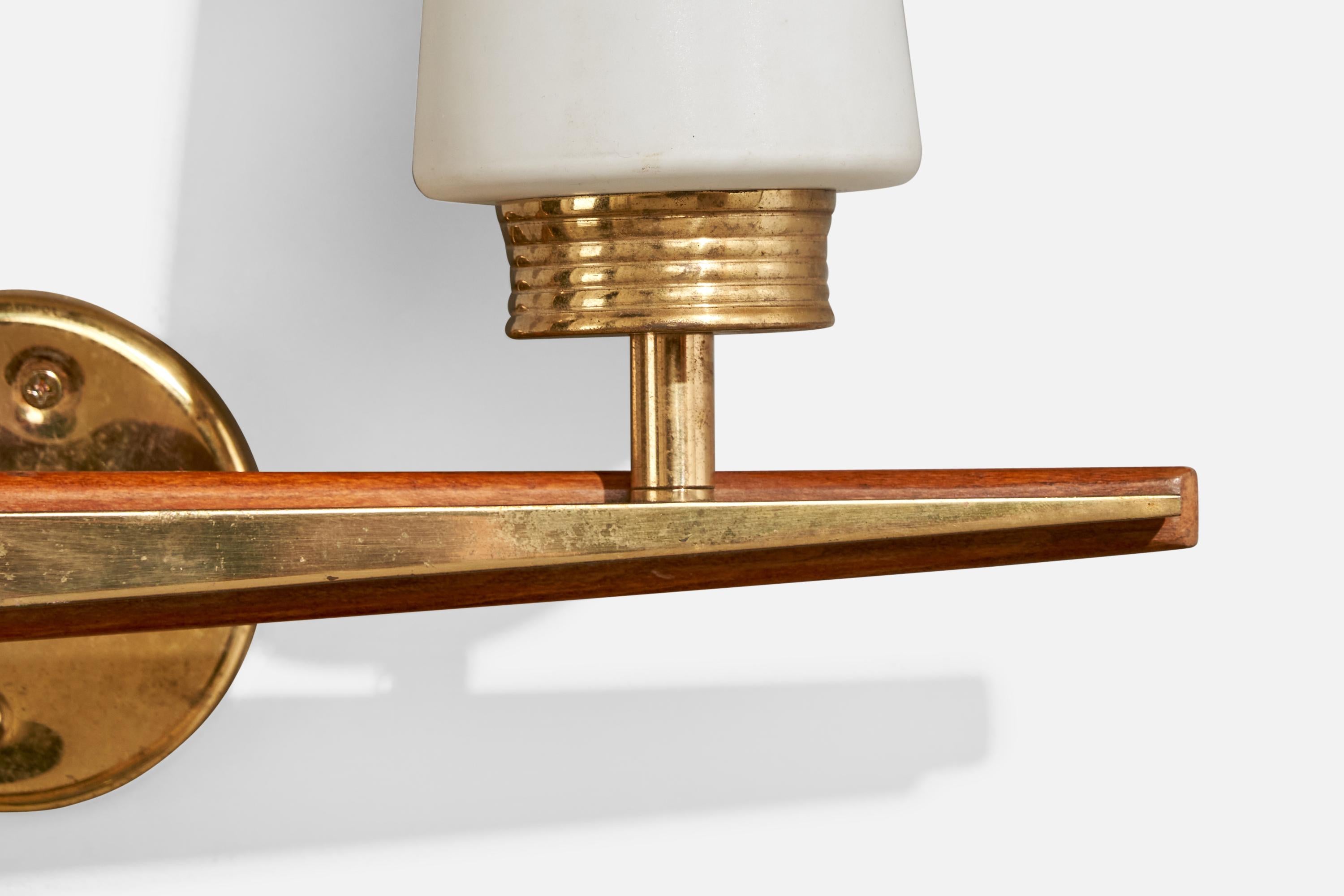 Lampada da parete di design francese, ottone, legno, vetro, Francia, anni '50 in vendita 1