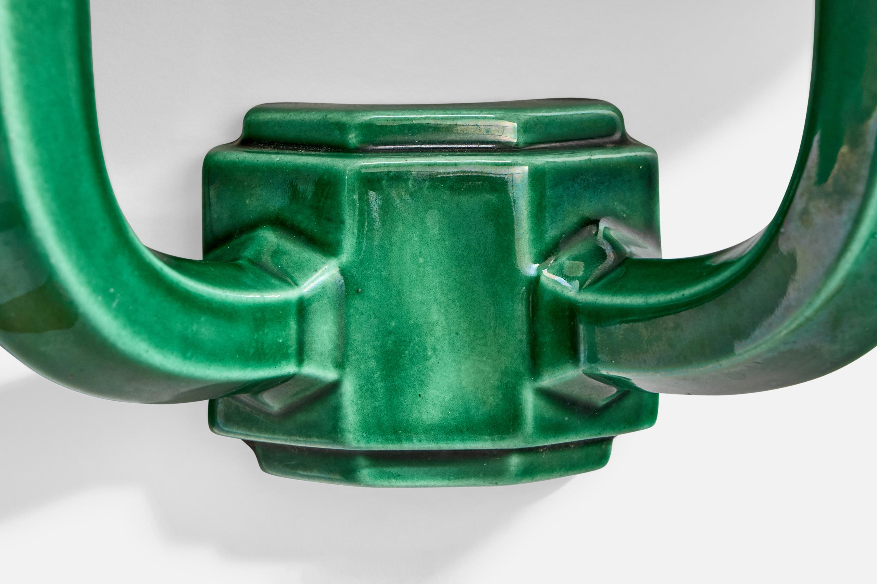 Lampada da parete di design francese, ceramica, ottone, tessuto, Francia, anni '50 In condizioni buone a High Point, NC