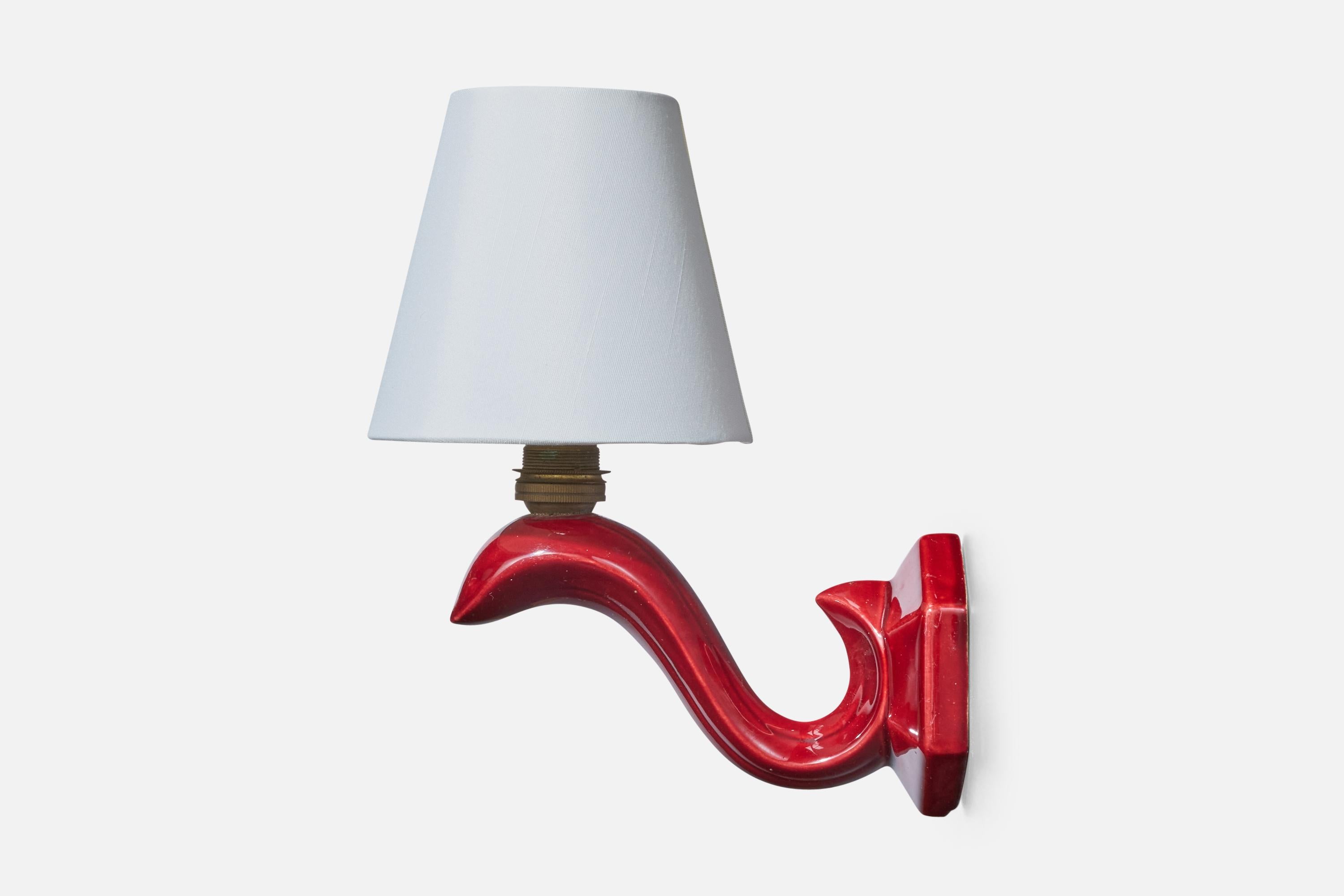 Francese Lampada da parete di design francese, ceramica, ottone, tessuto, Francia, anni '1960 in vendita