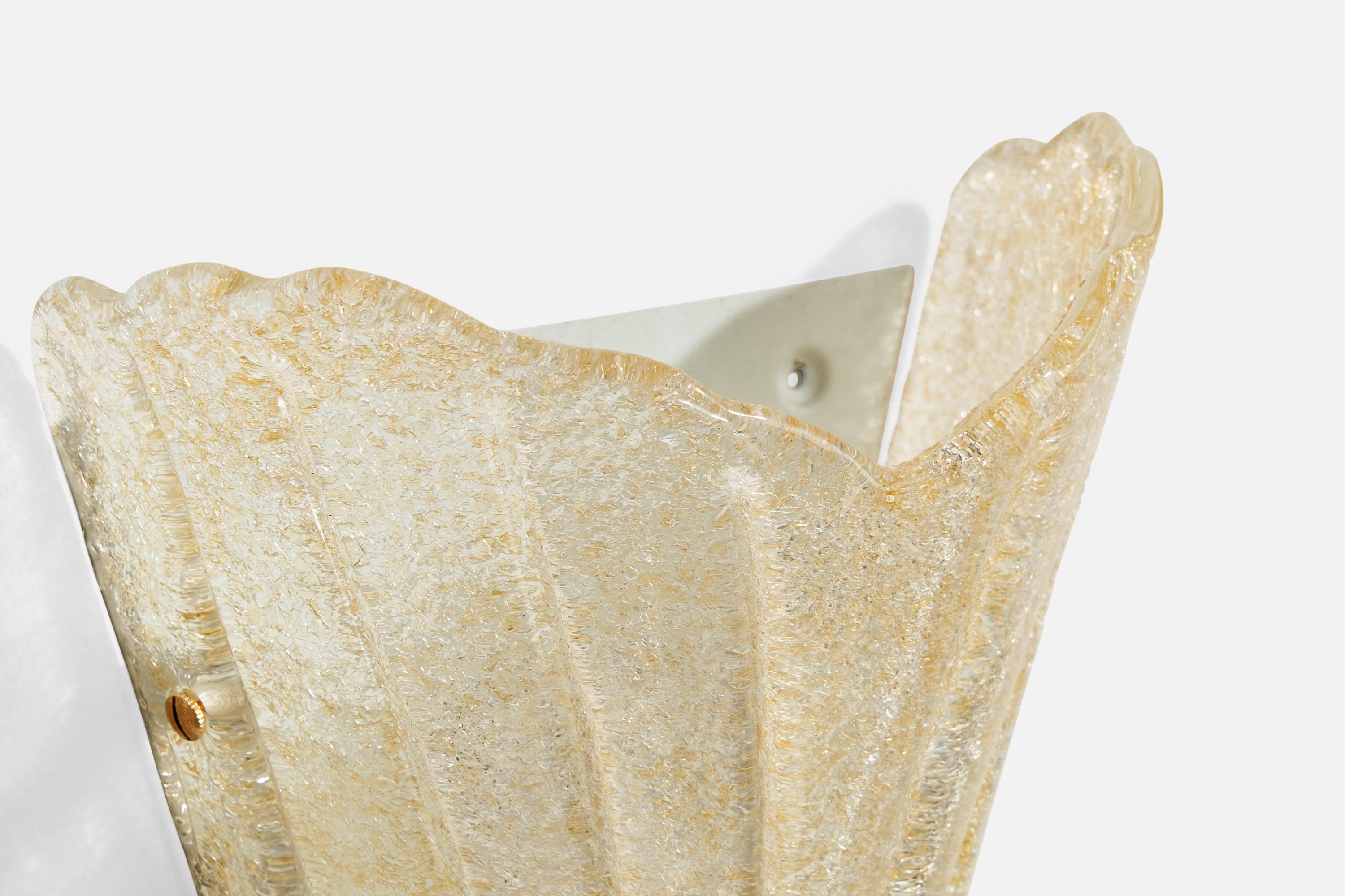 French Designer, Wall Light, Glass, Brass, France, 1970s For Sale 2