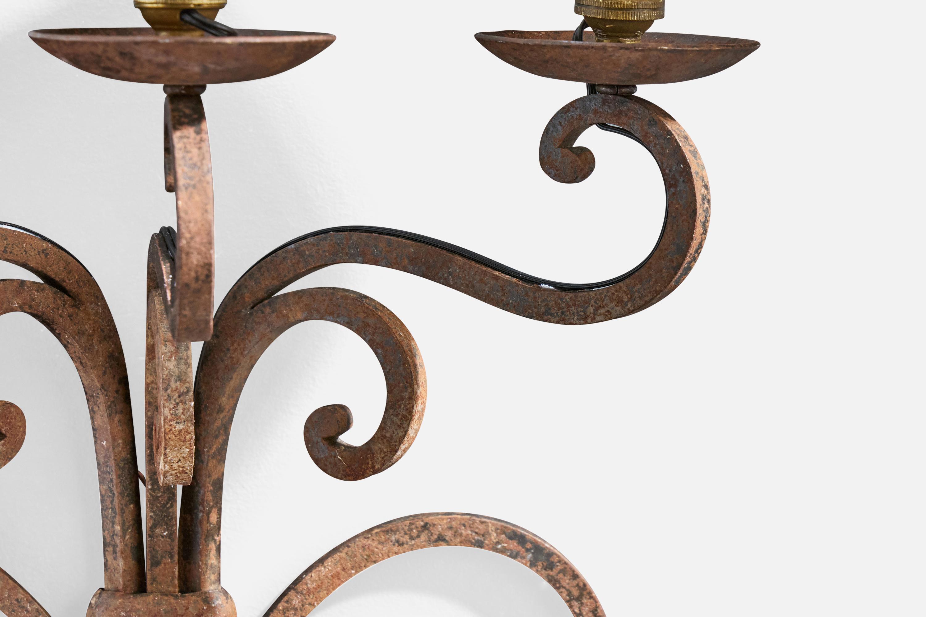 Designer français, Design-Light, fer, laiton, tissu, France, années 1940 en vente 1