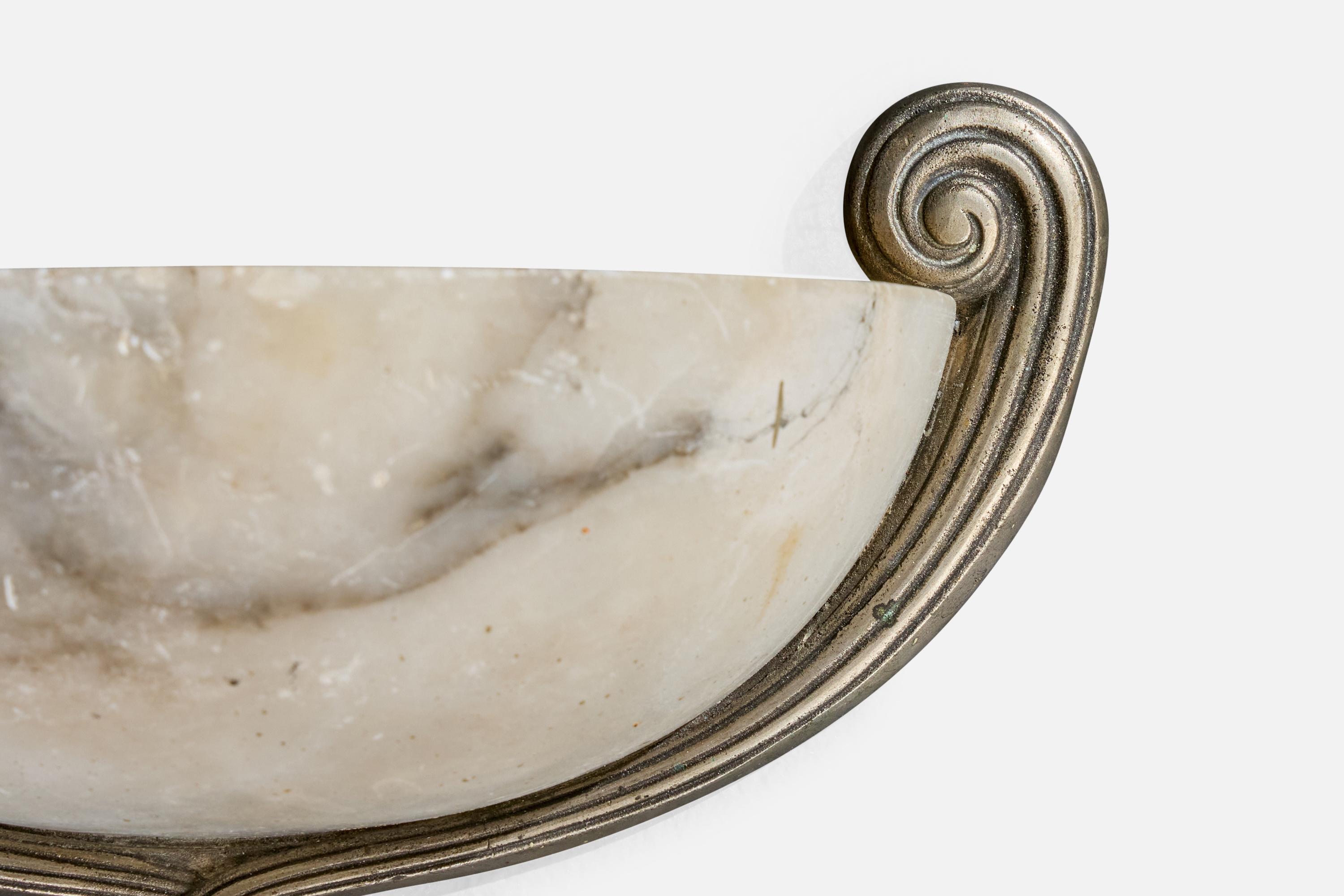 Metà XX secolo Designer francese, lampada da parete, metallo, alabastro, Francia, anni '30 in vendita