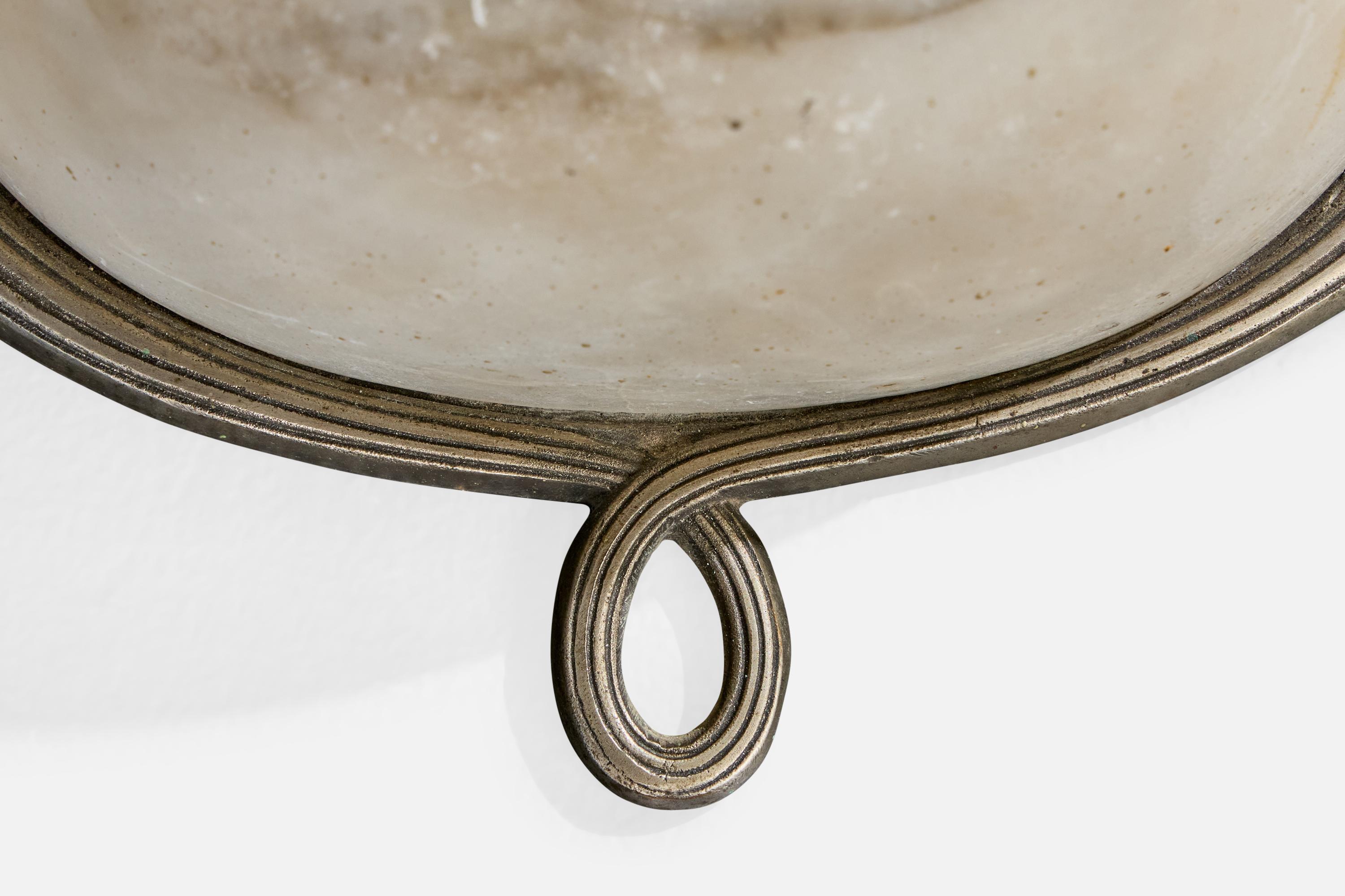 Alabastro Designer francese, lampada da parete, metallo, alabastro, Francia, anni '30 in vendita