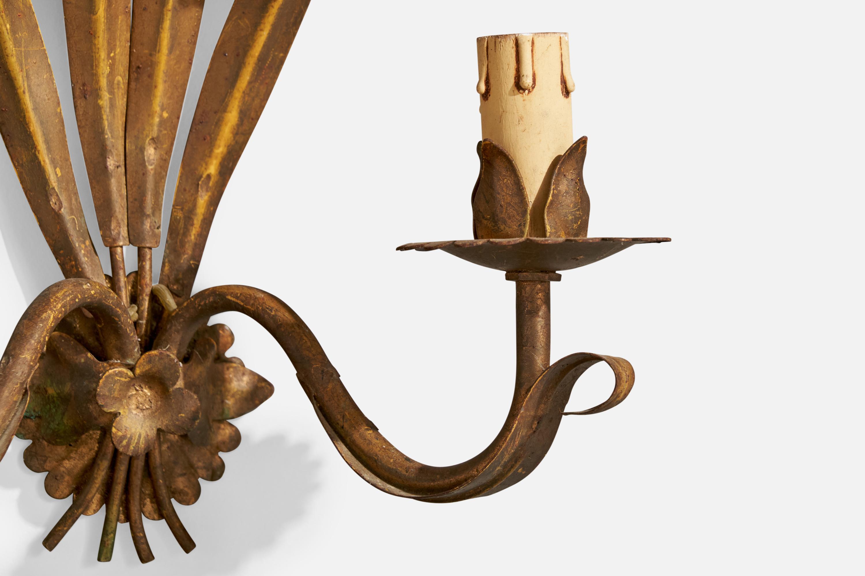 French Designer, Wall Light, Metal, Fabric, France, 1940s For Sale 3