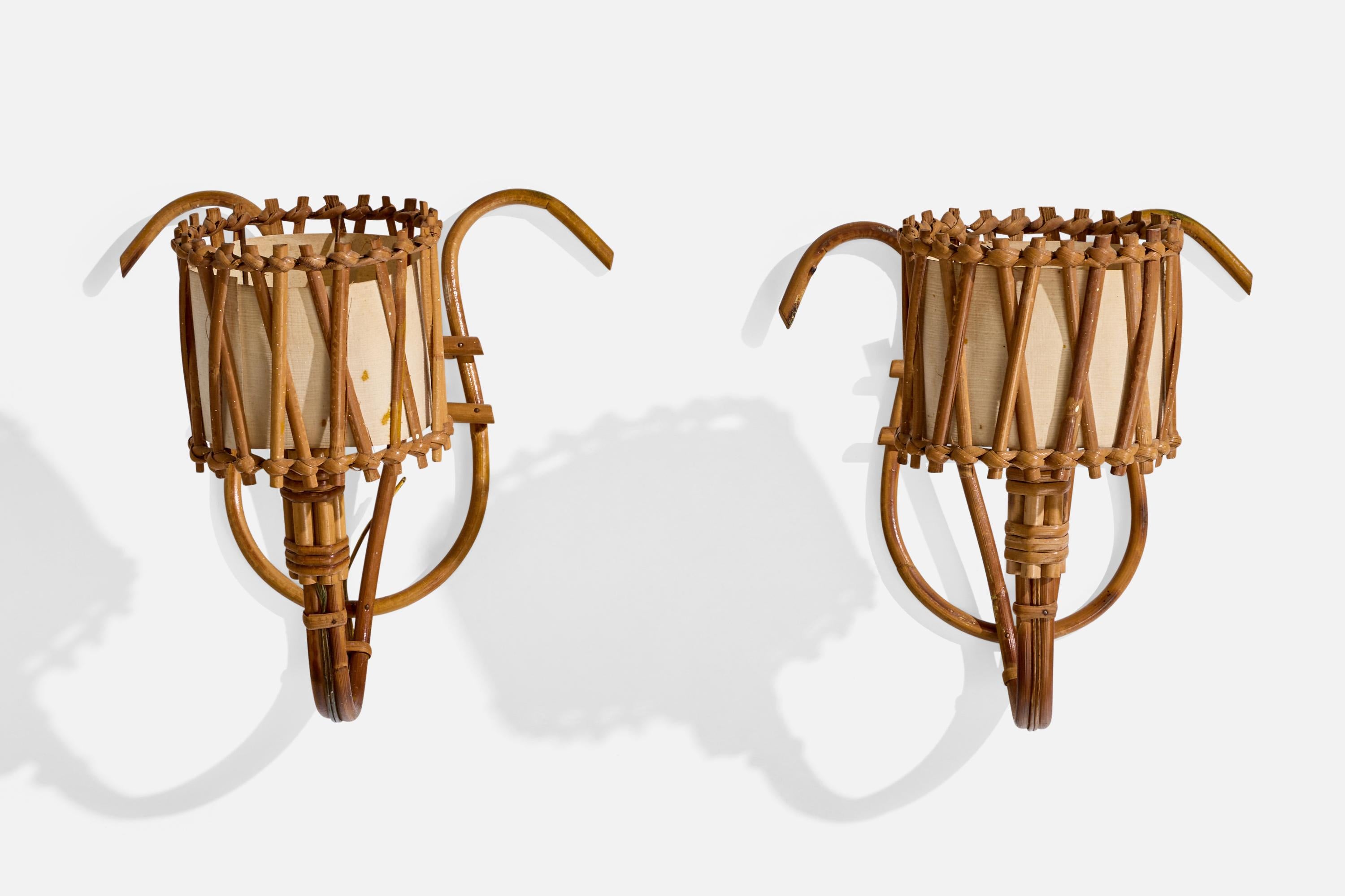 Mid-Century moderno Designer francese, lampade da parete, bambù, rattan, tessuto, Francia, anni '60 in vendita