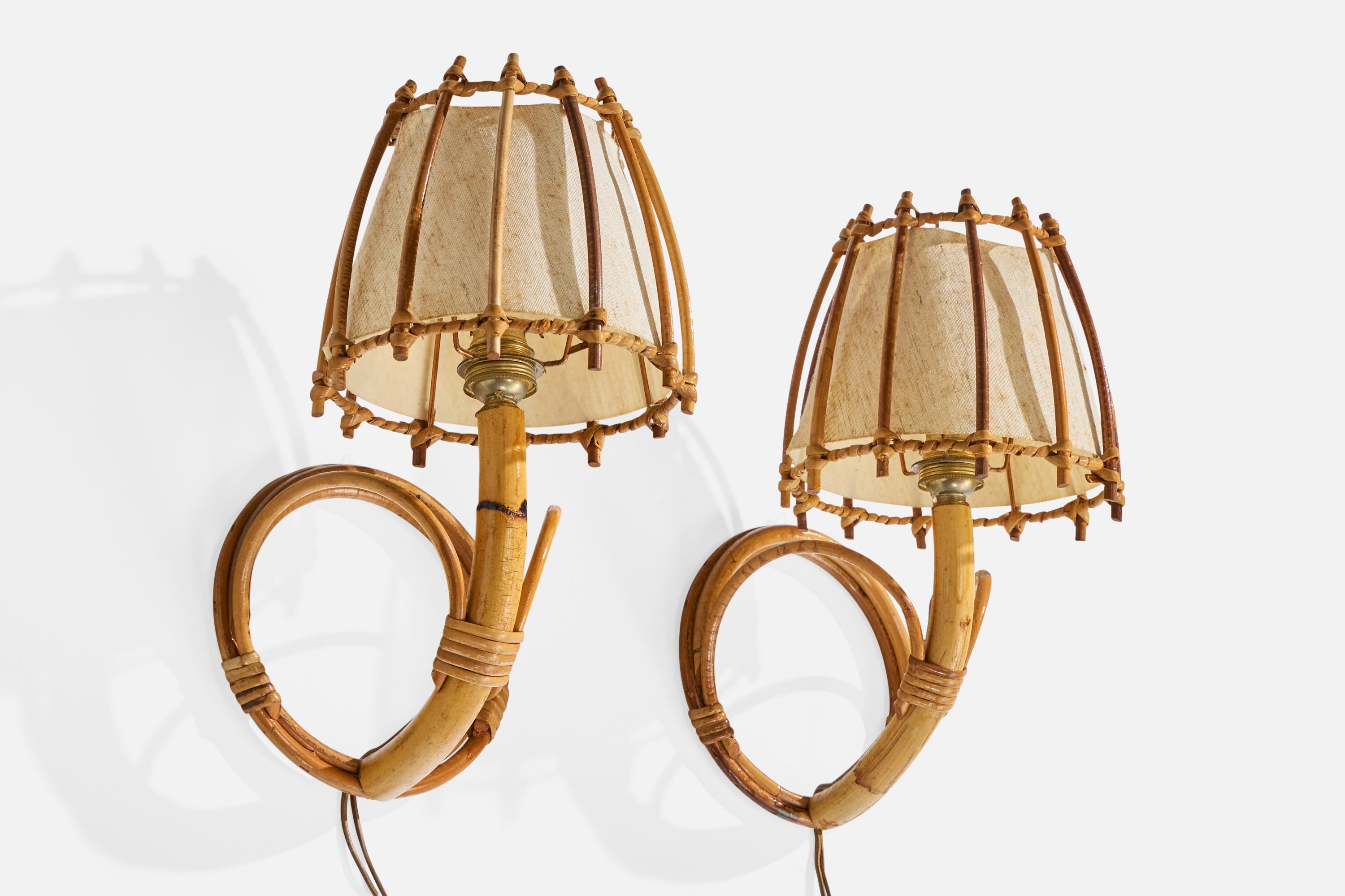 Mid-Century moderno Designer francese, lampade da parete, bambù, rattan, tessuto, Francia, anni '1970 in vendita