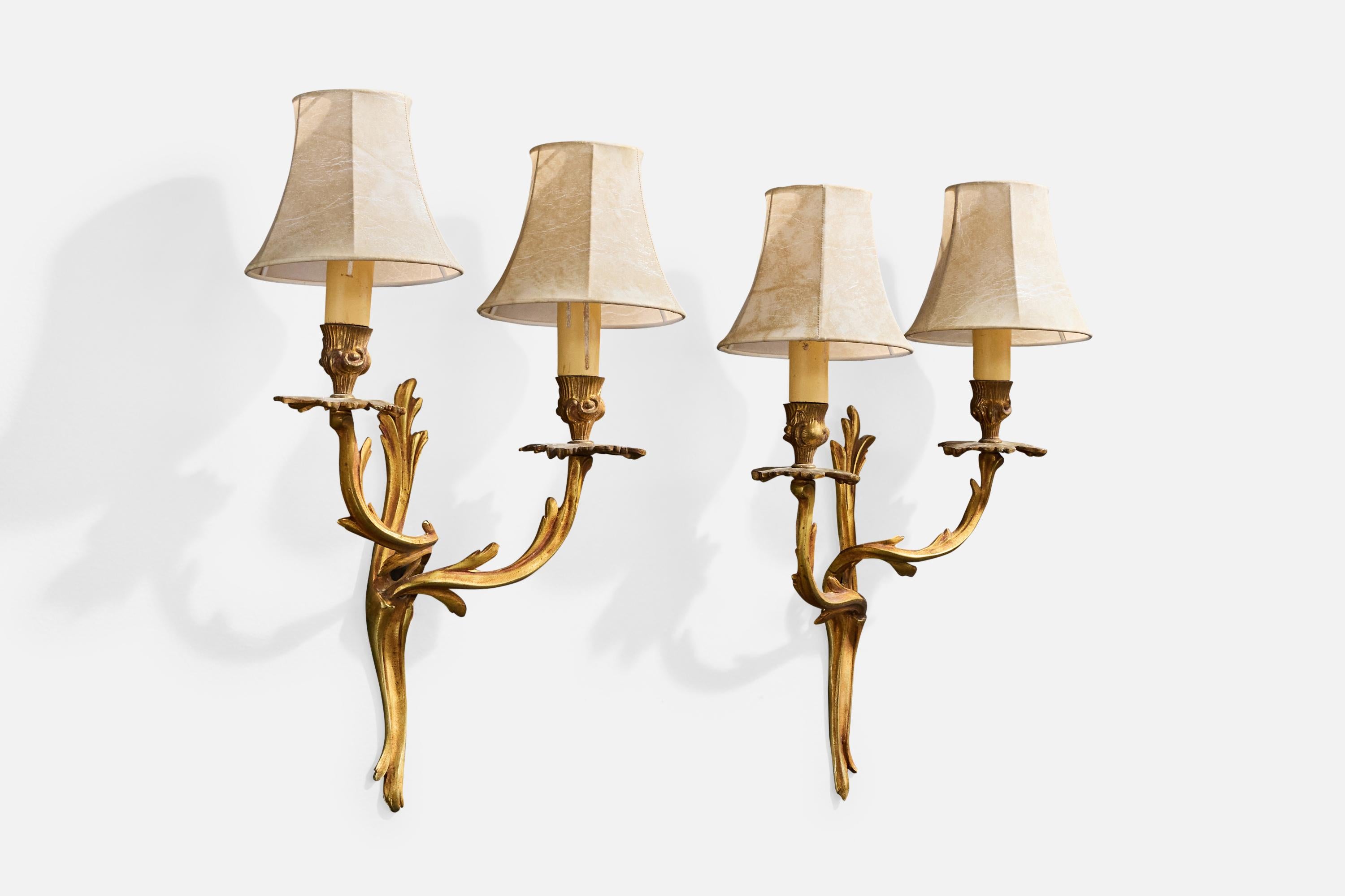 French Designer, Wall Lights, Brass, Bakelite, Resin, France, 1940s In Good Condition For Sale In High Point, NC