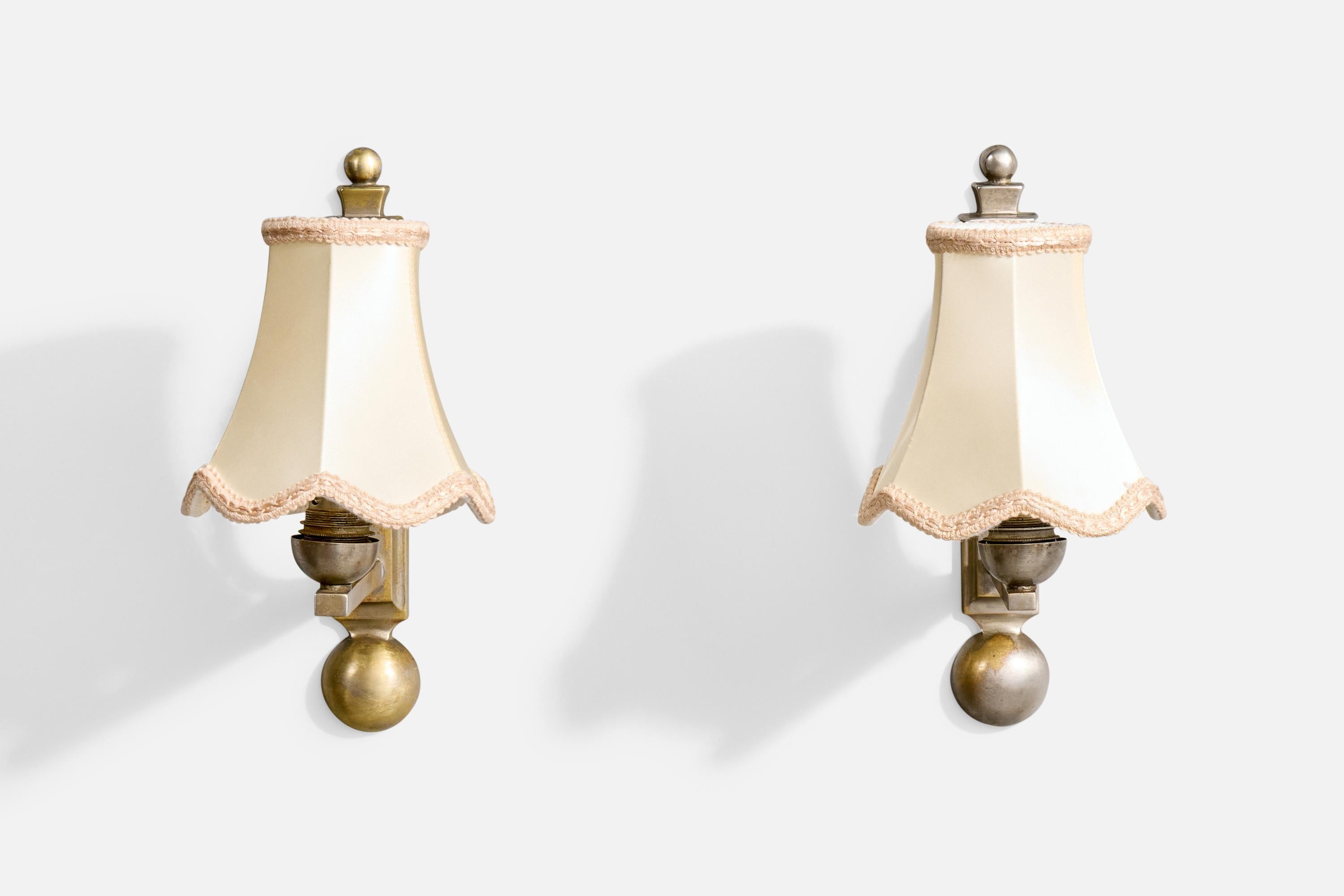 Französischer Designer, Wall Lights, Messing, Stoff, Frankreich, 1930er Jahre im Zustand „Gut“ im Angebot in High Point, NC