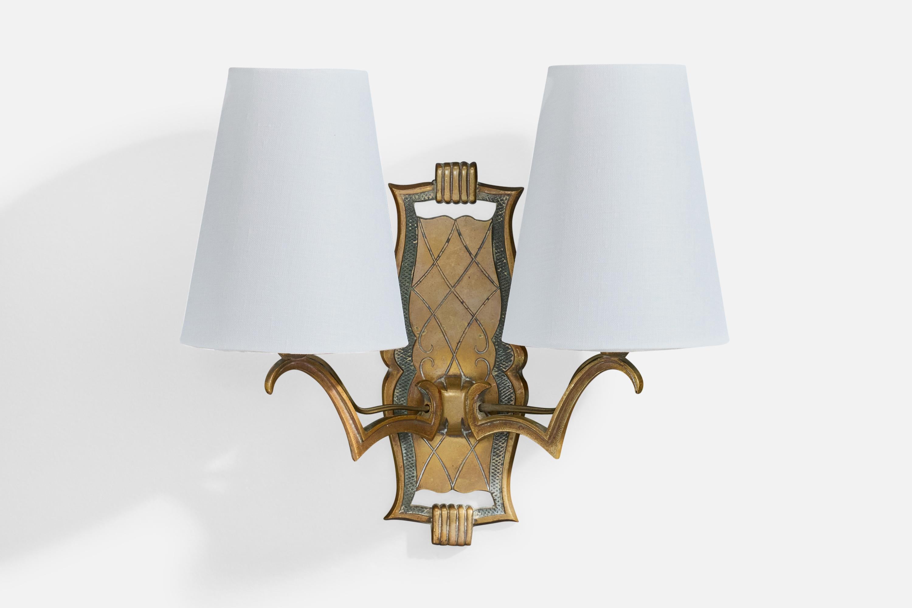 Francese Designer francese, lampade da parete, ottone, tessuto, Francia, anni '1930 in vendita