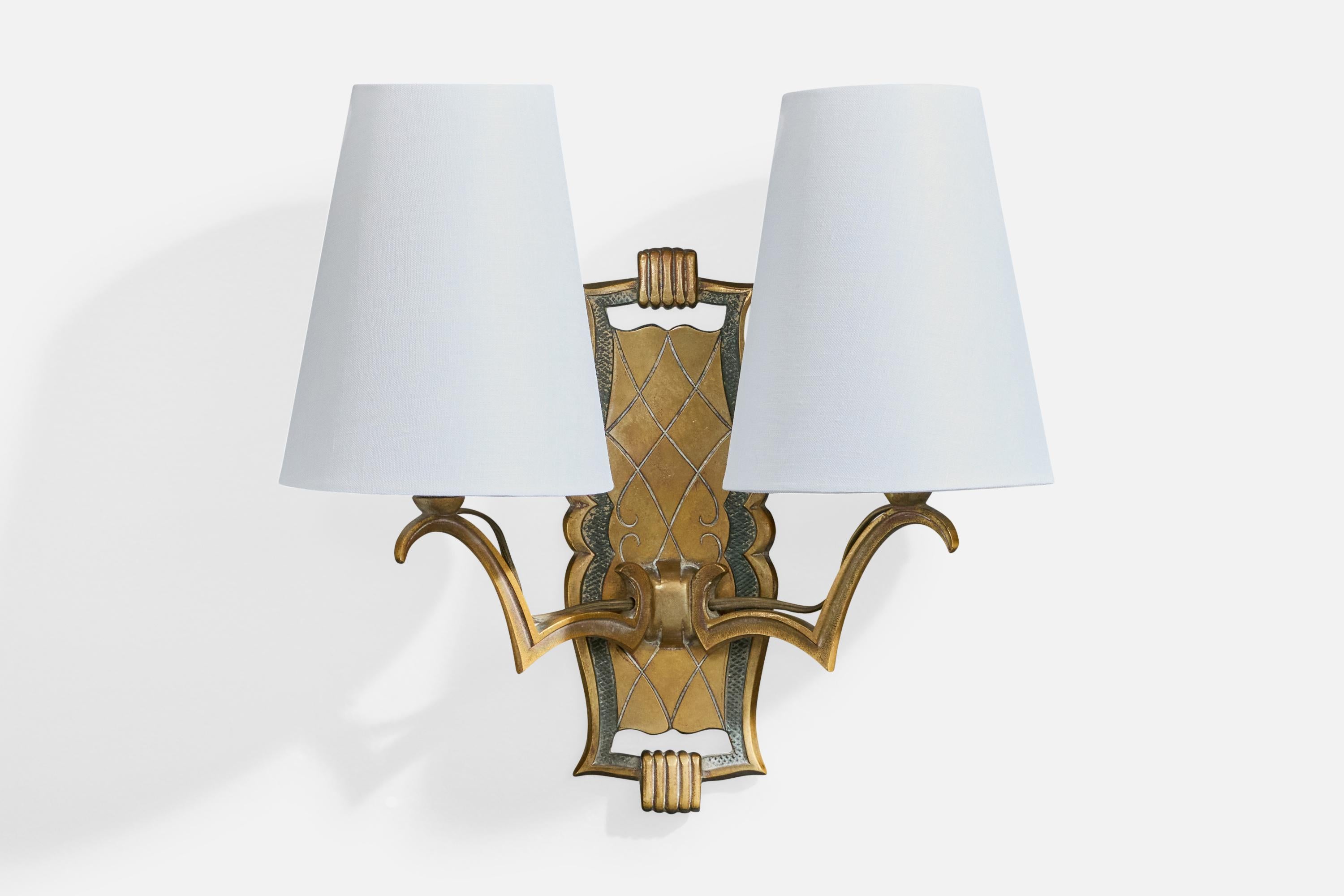 Francese Designer francese, lampade da parete, ottone, tessuto, Francia, anni '1930 in vendita