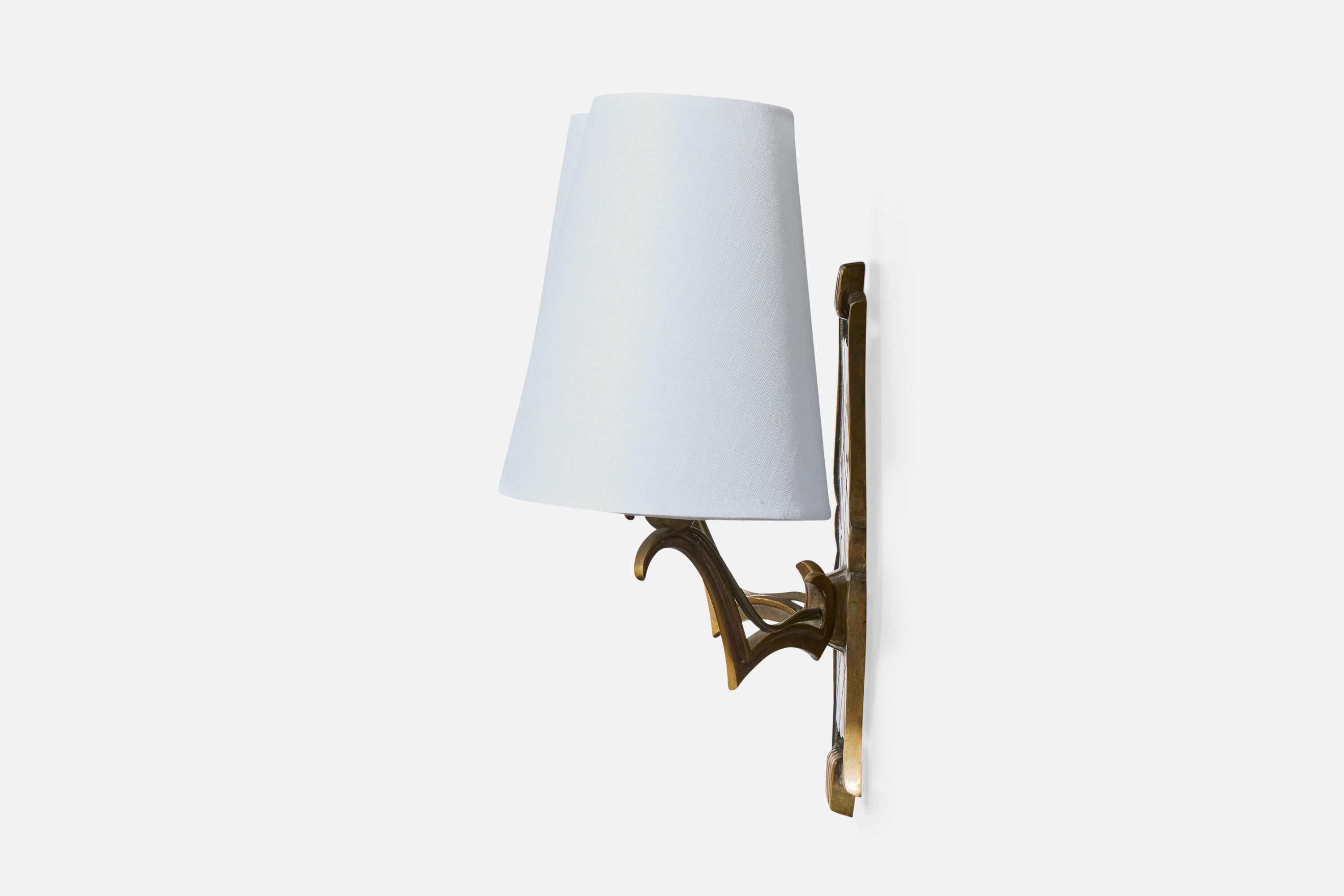 Designer francese, lampade da parete, ottone, tessuto, Francia, anni '1930 In condizioni buone in vendita a High Point, NC