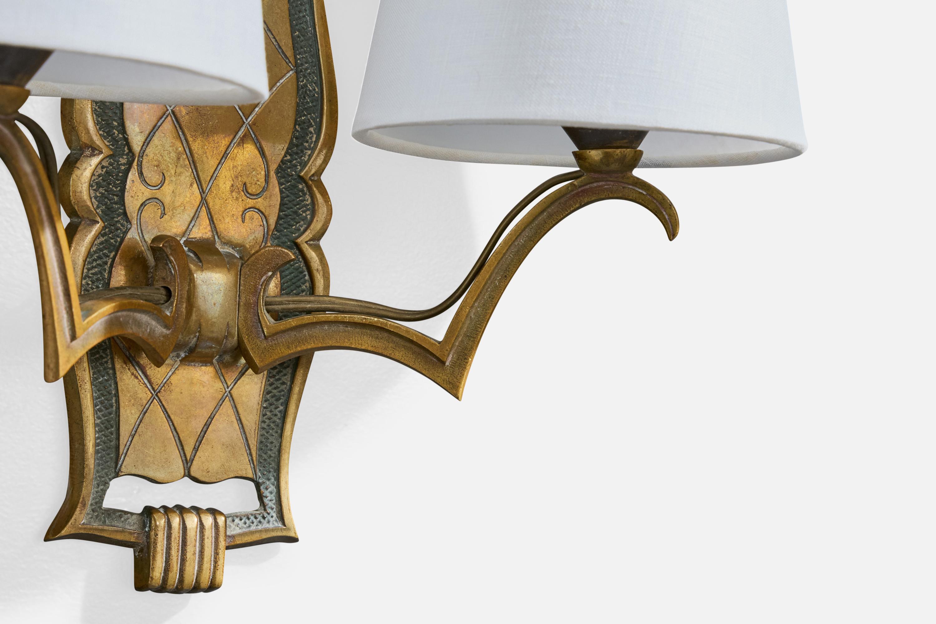 Ottone Designer francese, lampade da parete, ottone, tessuto, Francia, anni '1930 in vendita
