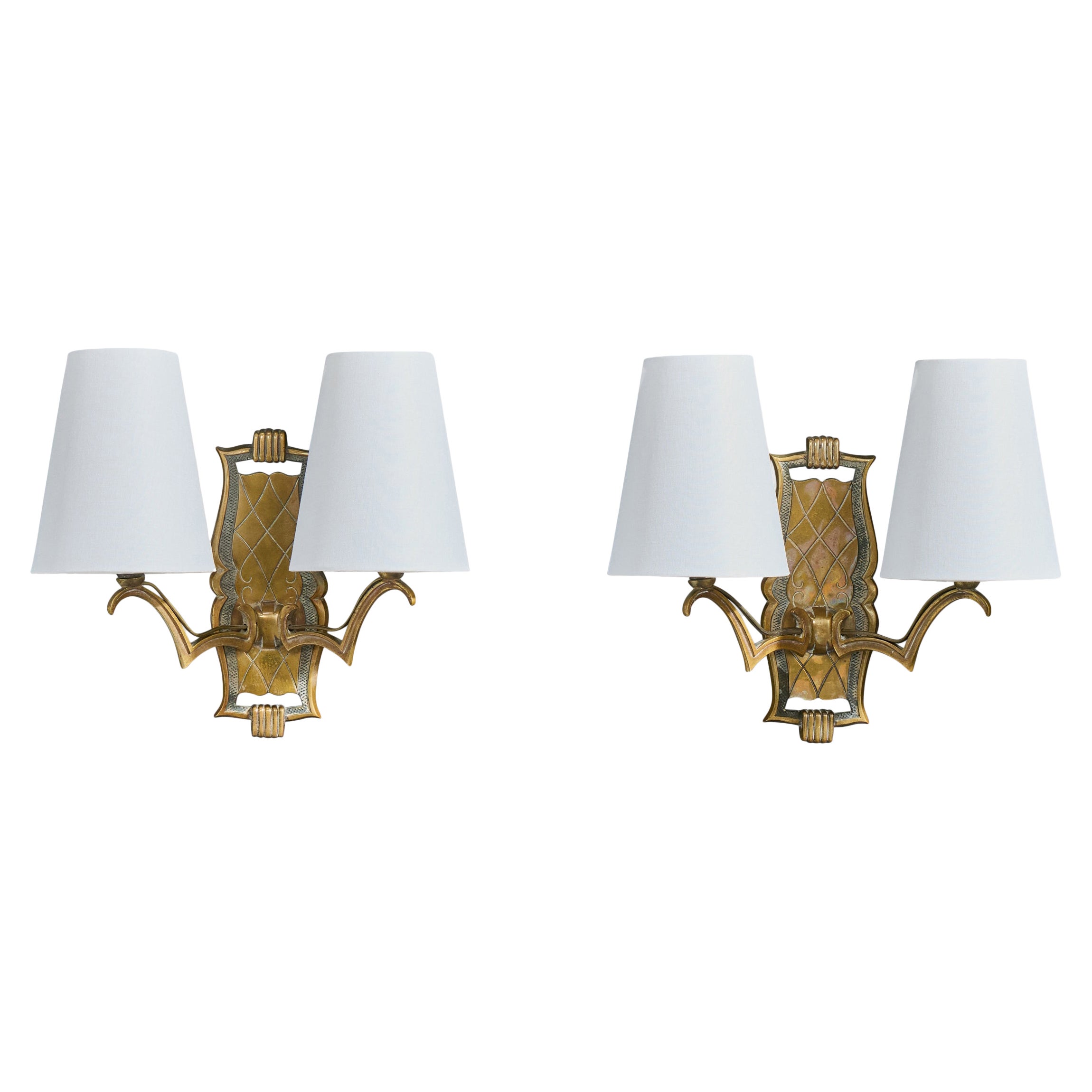 Designer francese, lampade da parete, ottone, tessuto, Francia, anni
1930