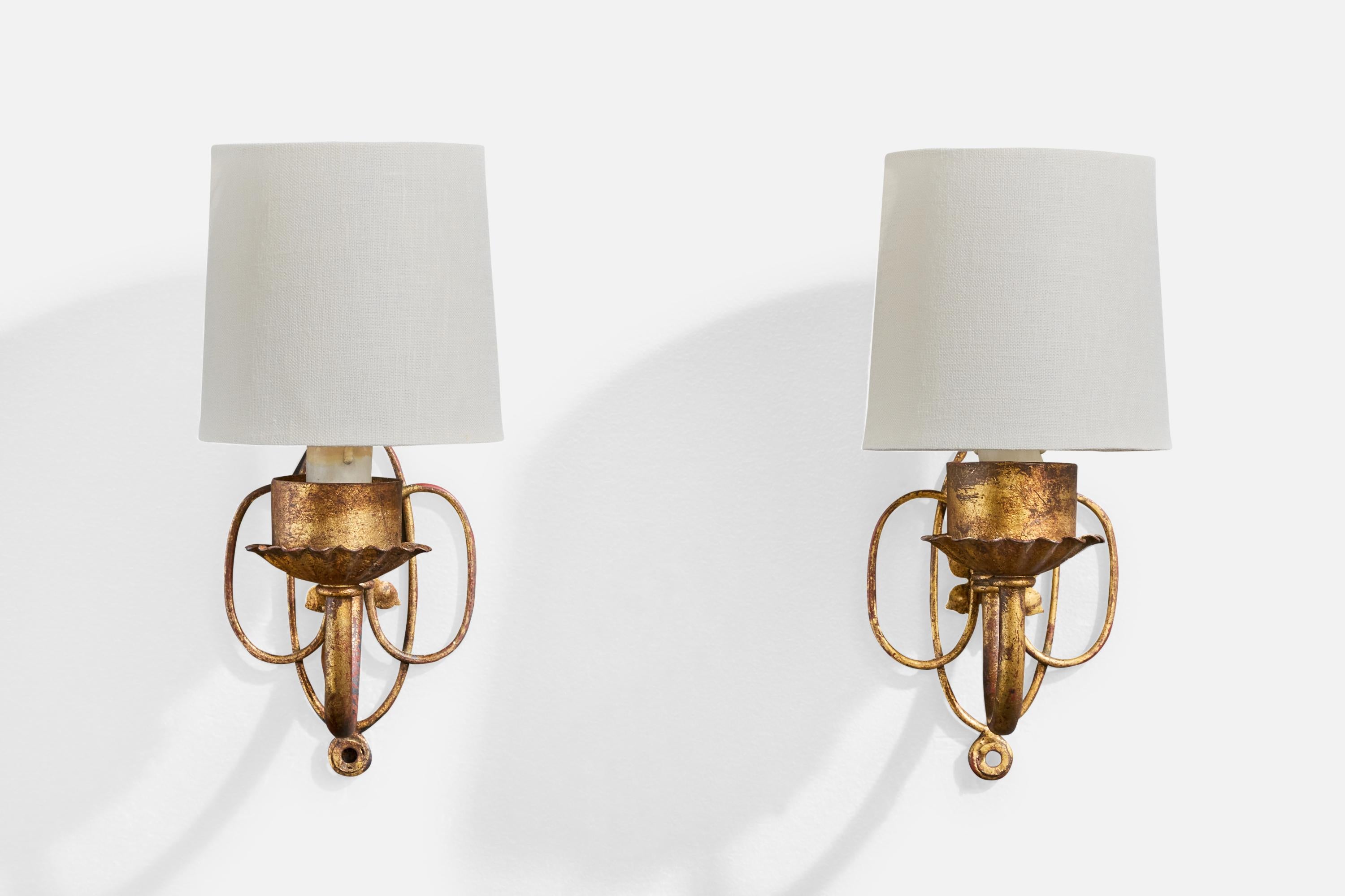 Französischer Designer, Wall Lights, Messing, Stoff, Frankreich, 1940er Jahre (Moderne der Mitte des Jahrhunderts) im Angebot