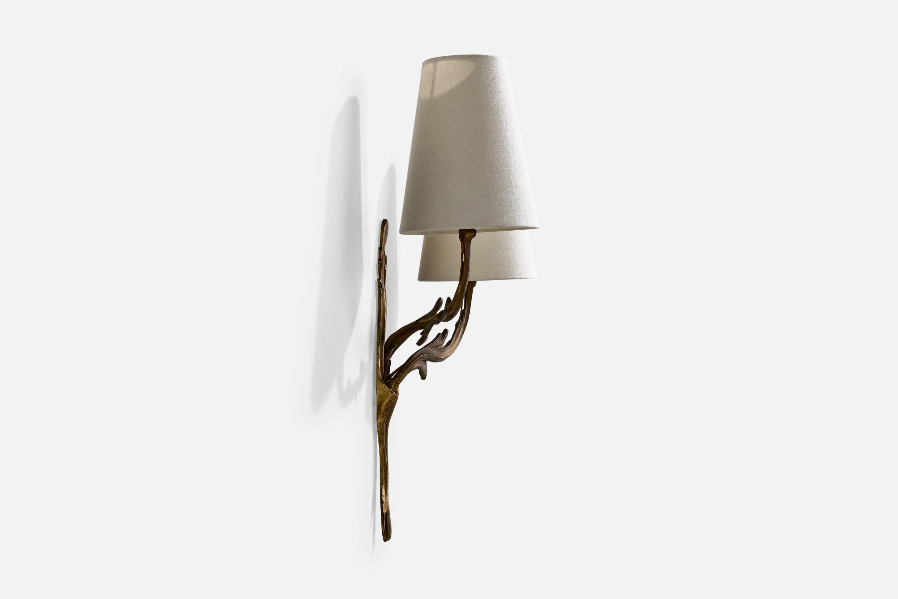 Französischer Designer, Wall Lights, Messing, Stoff, Frankreich, 1940er Jahre im Angebot 1
