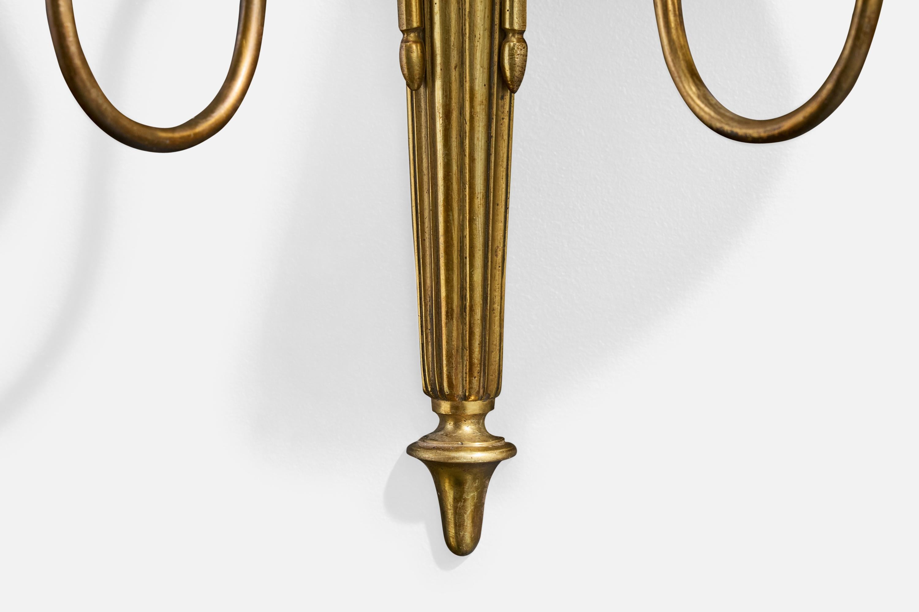 Metà XX secolo Designer francese, lampade da parete, ottone, tessuto, Francia, anni '1940 in vendita