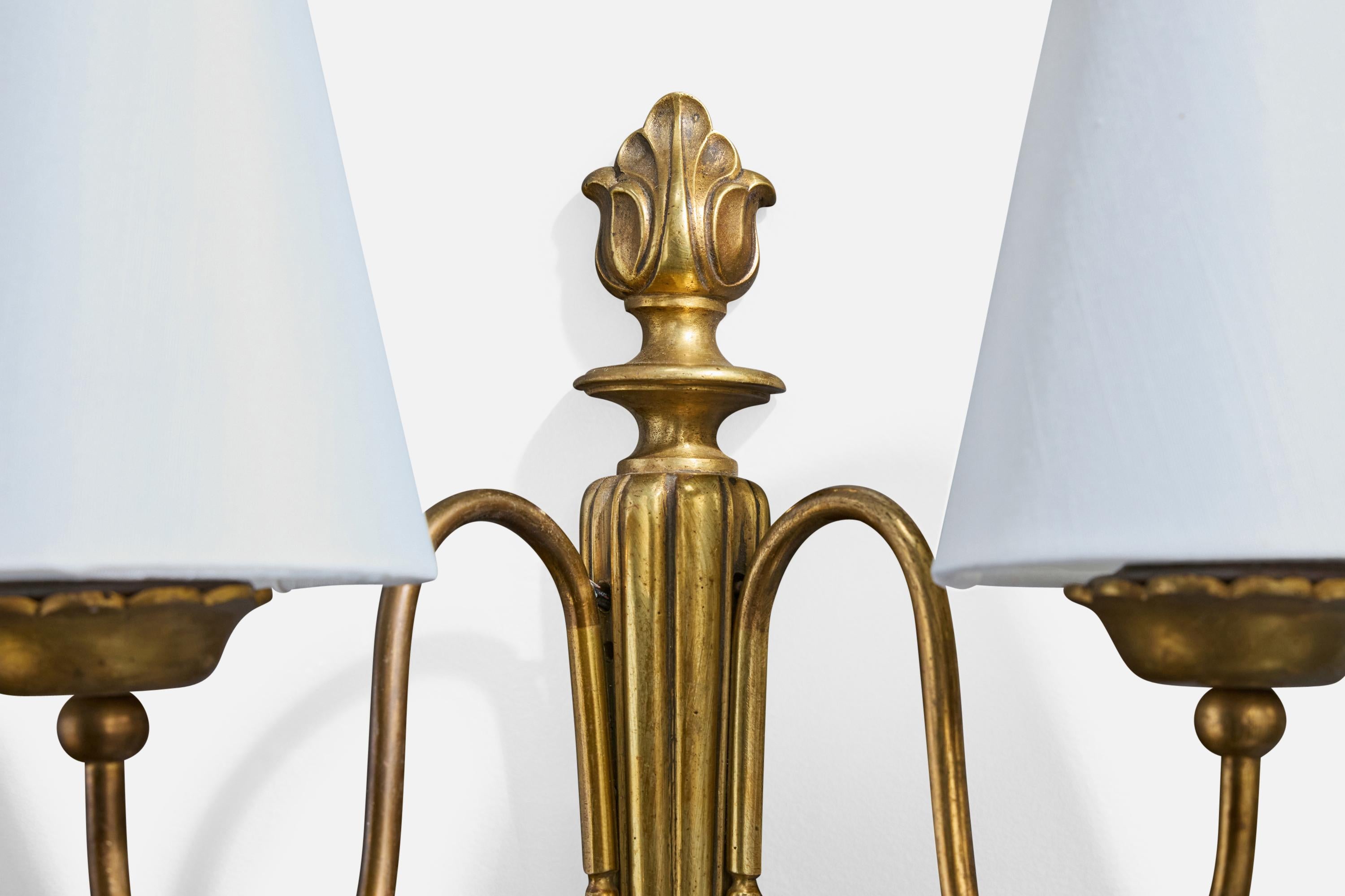 Ottone Designer francese, lampade da parete, ottone, tessuto, Francia, anni '1940 in vendita