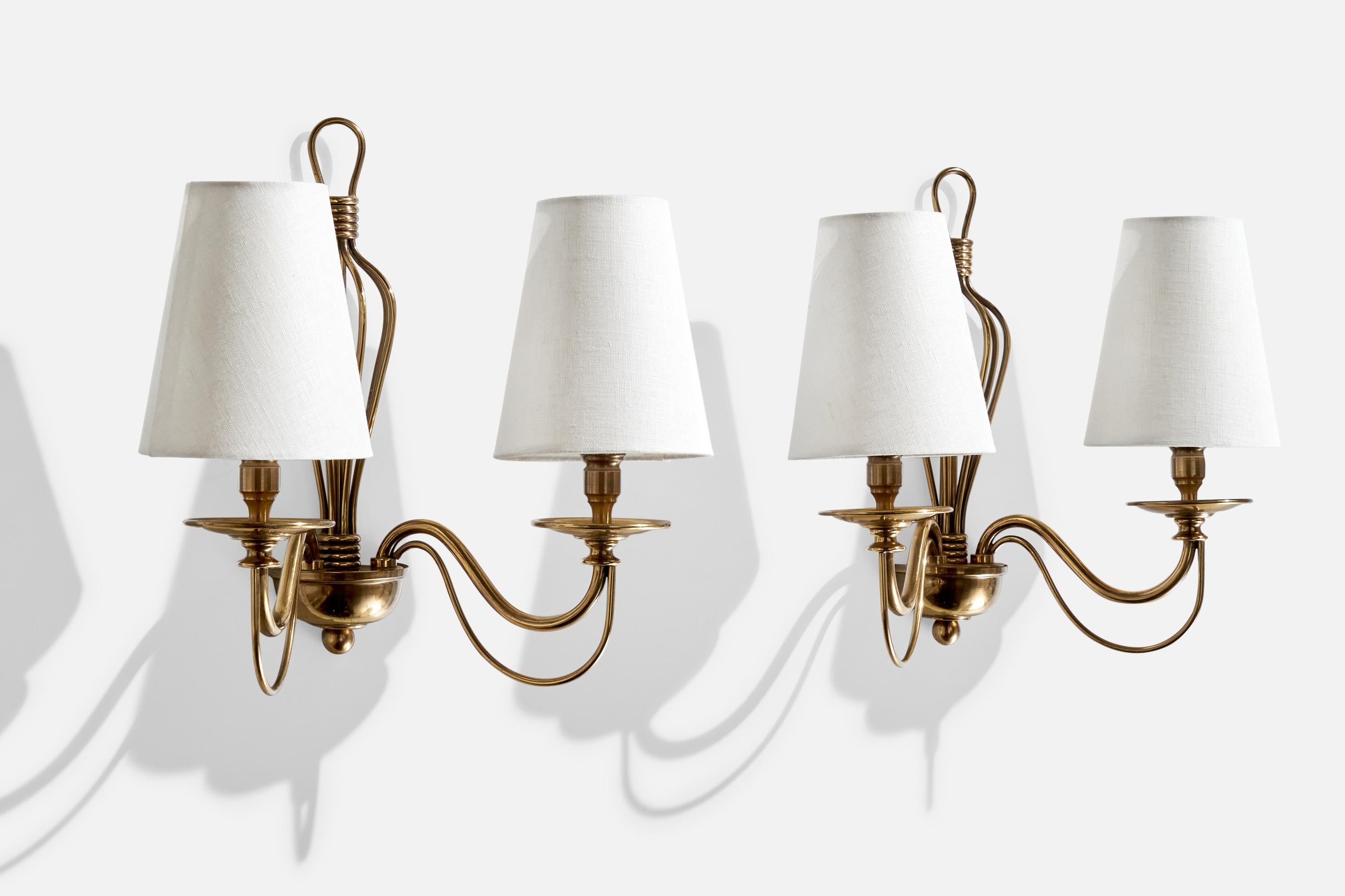 Mid-Century moderno Designer francese, lampade da parete, ottone, tessuto, Francia, anni '1950 in vendita