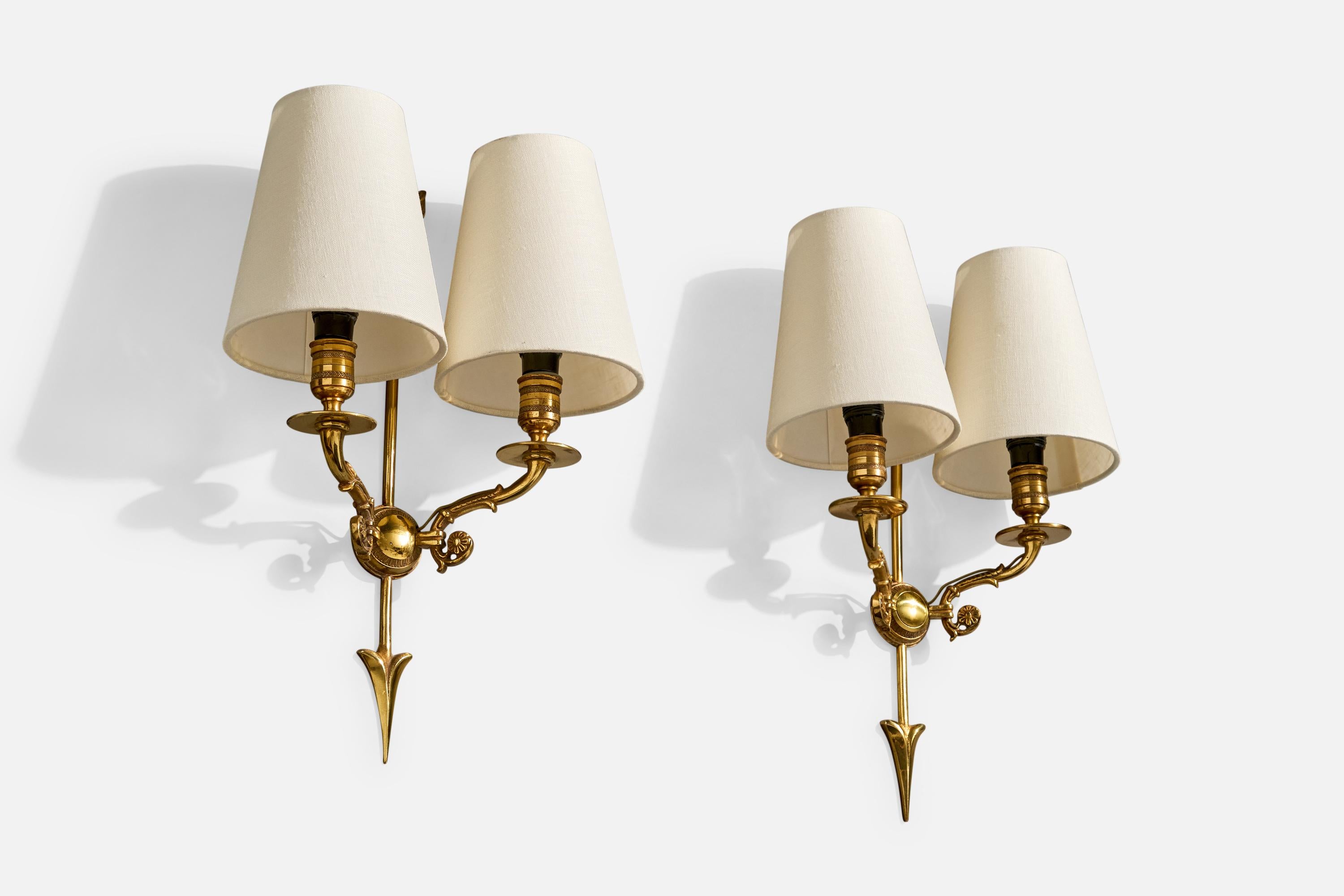 French Designer, Wall Lights, Brass, Fabric, France, 1950s In Good Condition For Sale In High Point, NC