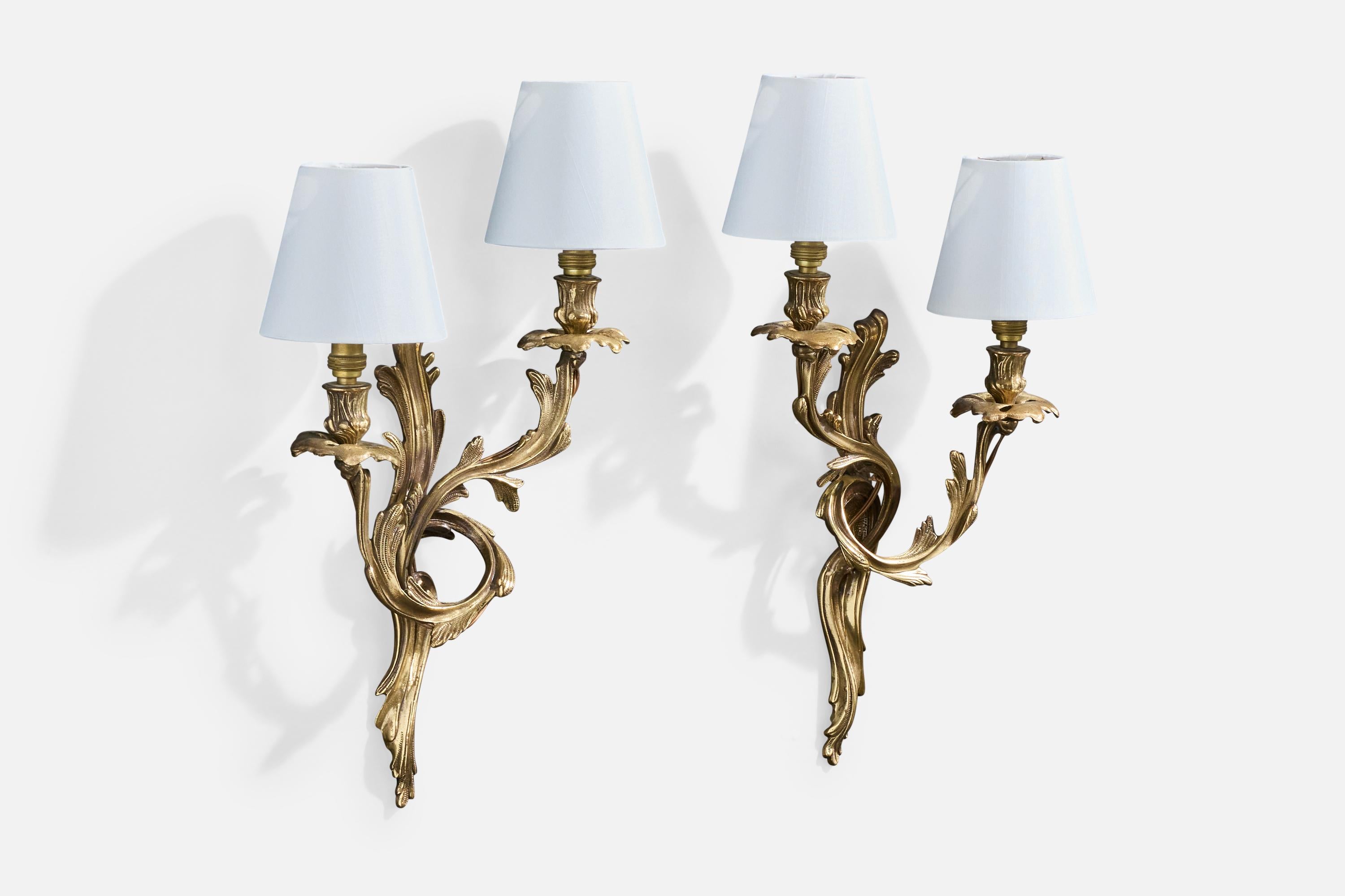 Francese Designer francese, lampade da parete, ottone, tessuto, Francia, anni '1950 in vendita