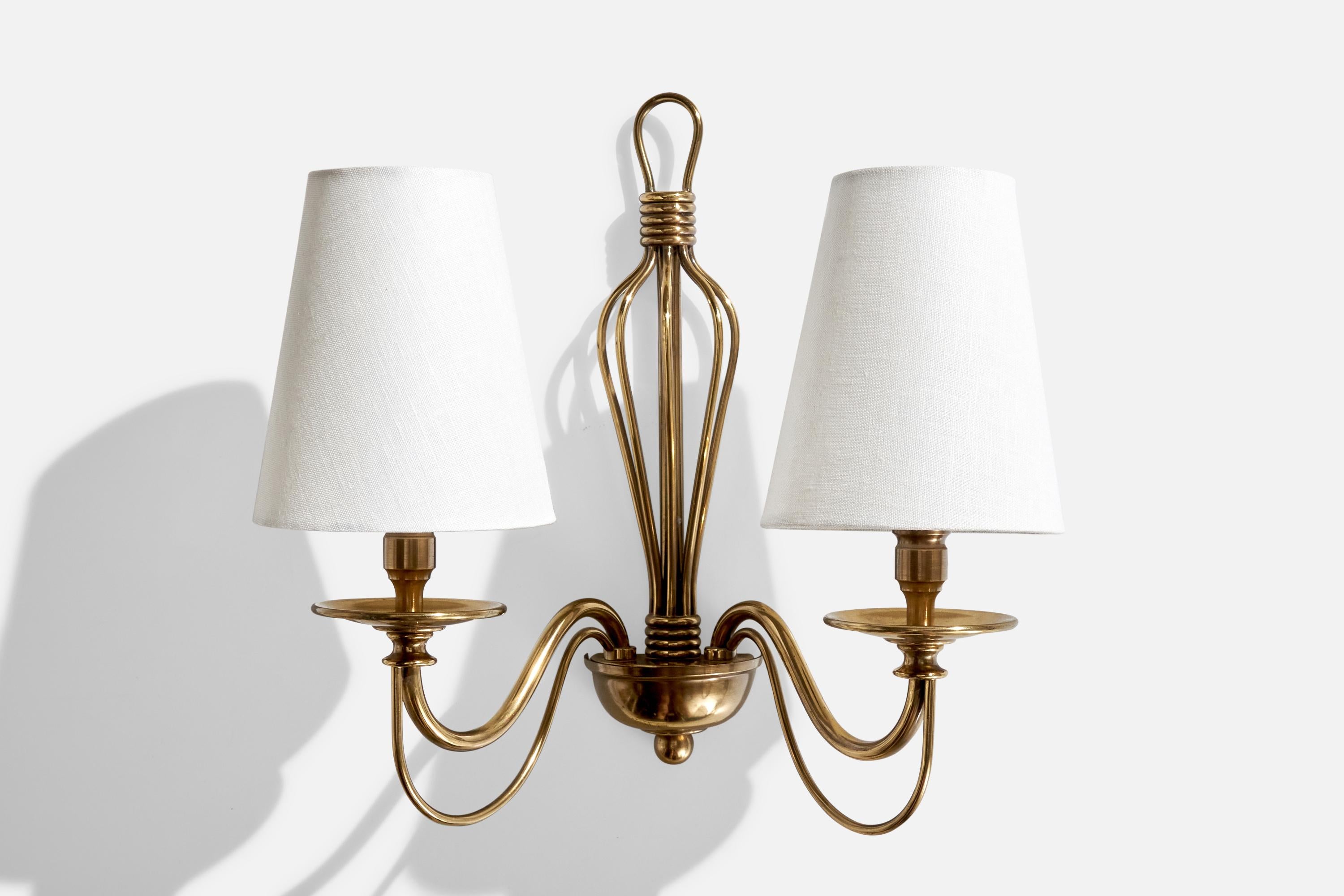 Francese Designer francese, lampade da parete, ottone, tessuto, Francia, anni '1950 in vendita