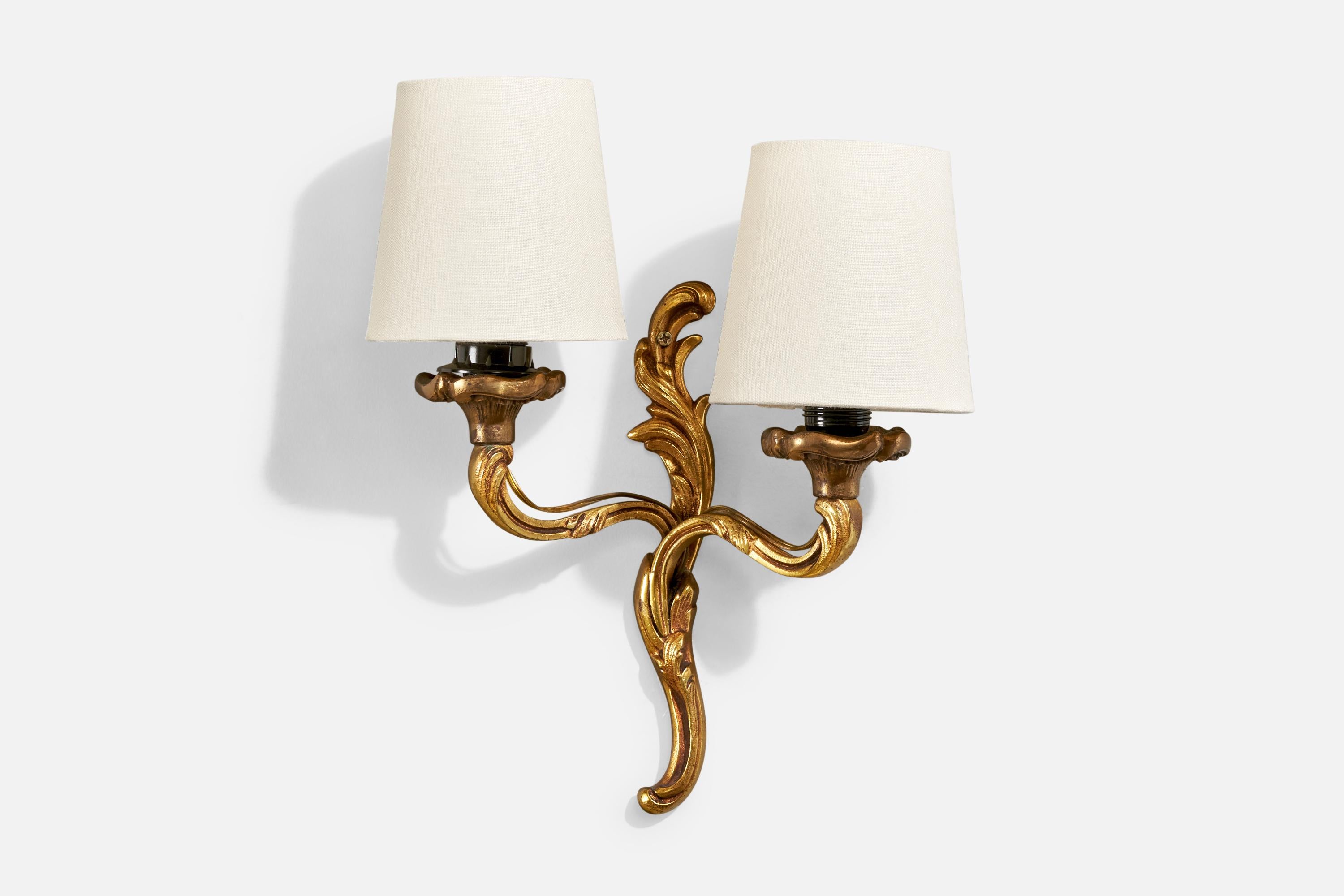 Designer francese, lampade da parete, ottone, tessuto, Francia, anni '1950 In condizioni buone in vendita a High Point, NC