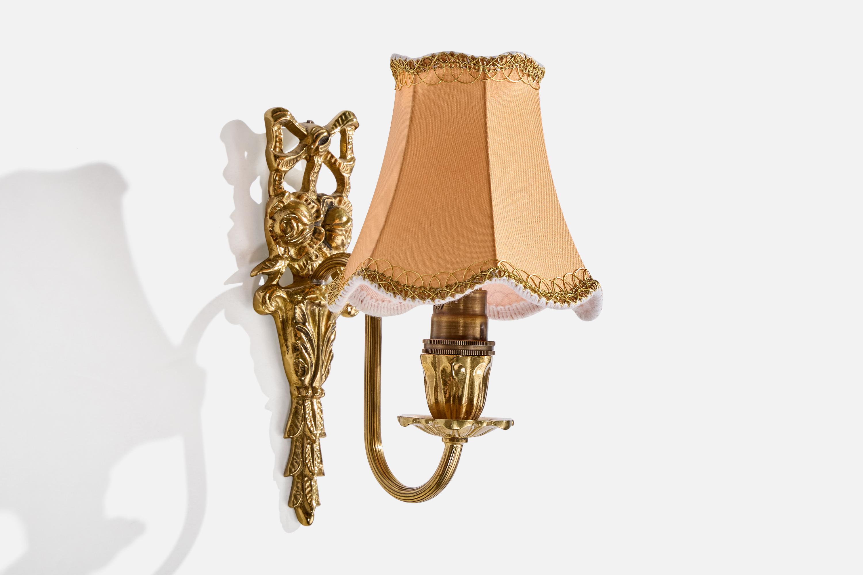 French Designer, Wall Lights, Brass, Fabric, France, 1950s (Französisch) im Angebot
