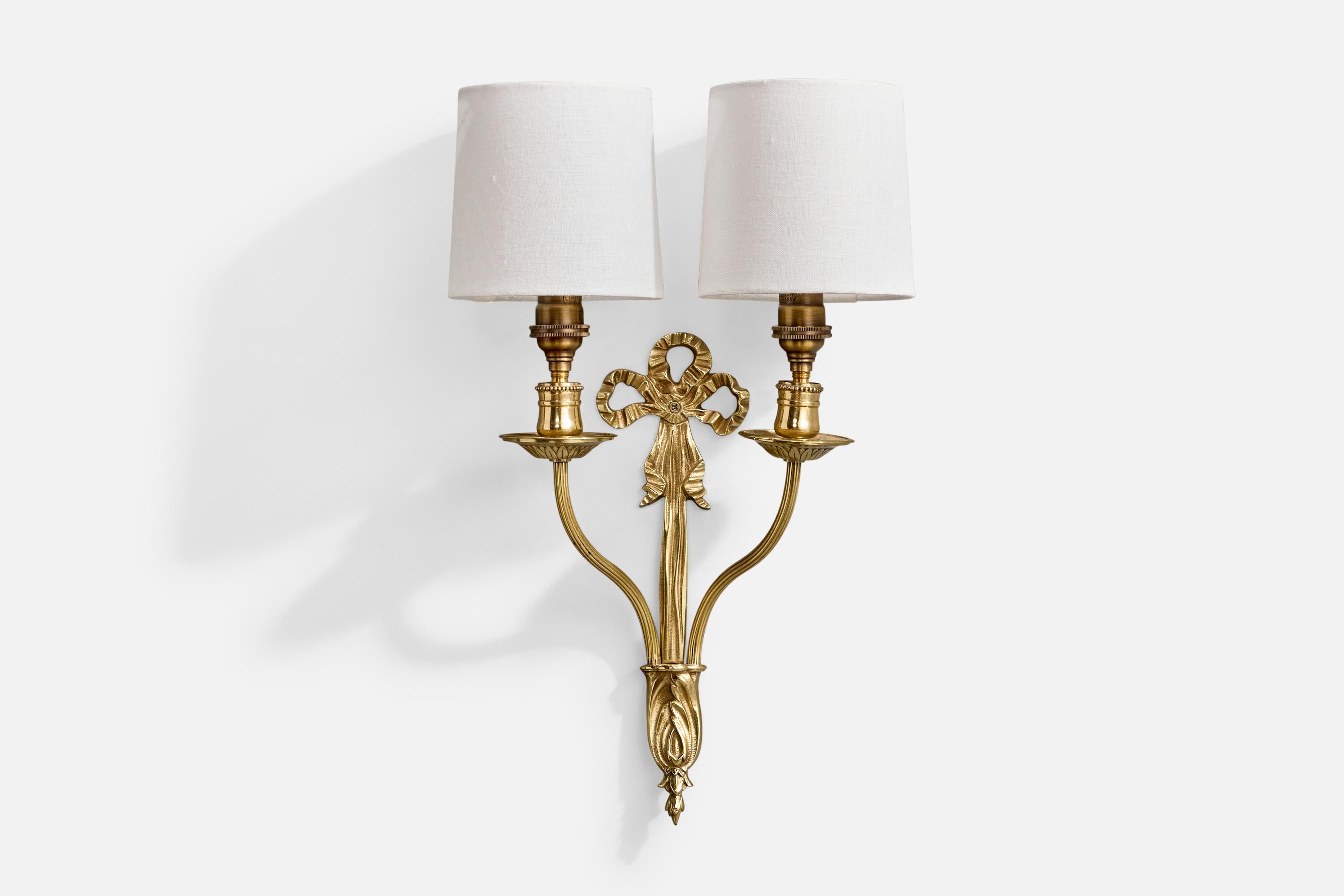 Französischer Designer, Wall Lights, Messing, Stoff, Frankreich, 1950er Jahre im Zustand „Gut“ im Angebot in High Point, NC
