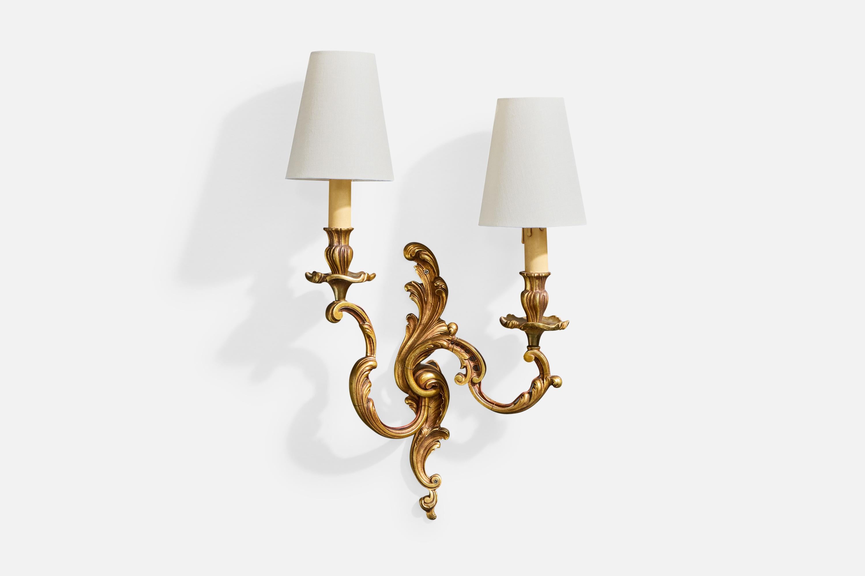 Francese Designer francese, lampade da parete, ottone, tessuto, Francia, anni '1950 in vendita