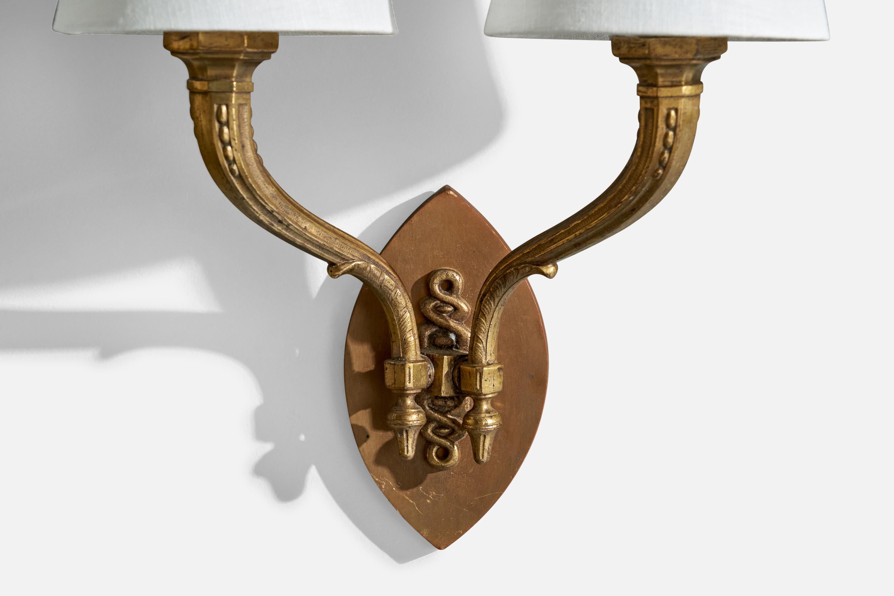 Ottone Designer francese, lampade da parete, ottone, tessuto, Francia, anni '1950 in vendita
