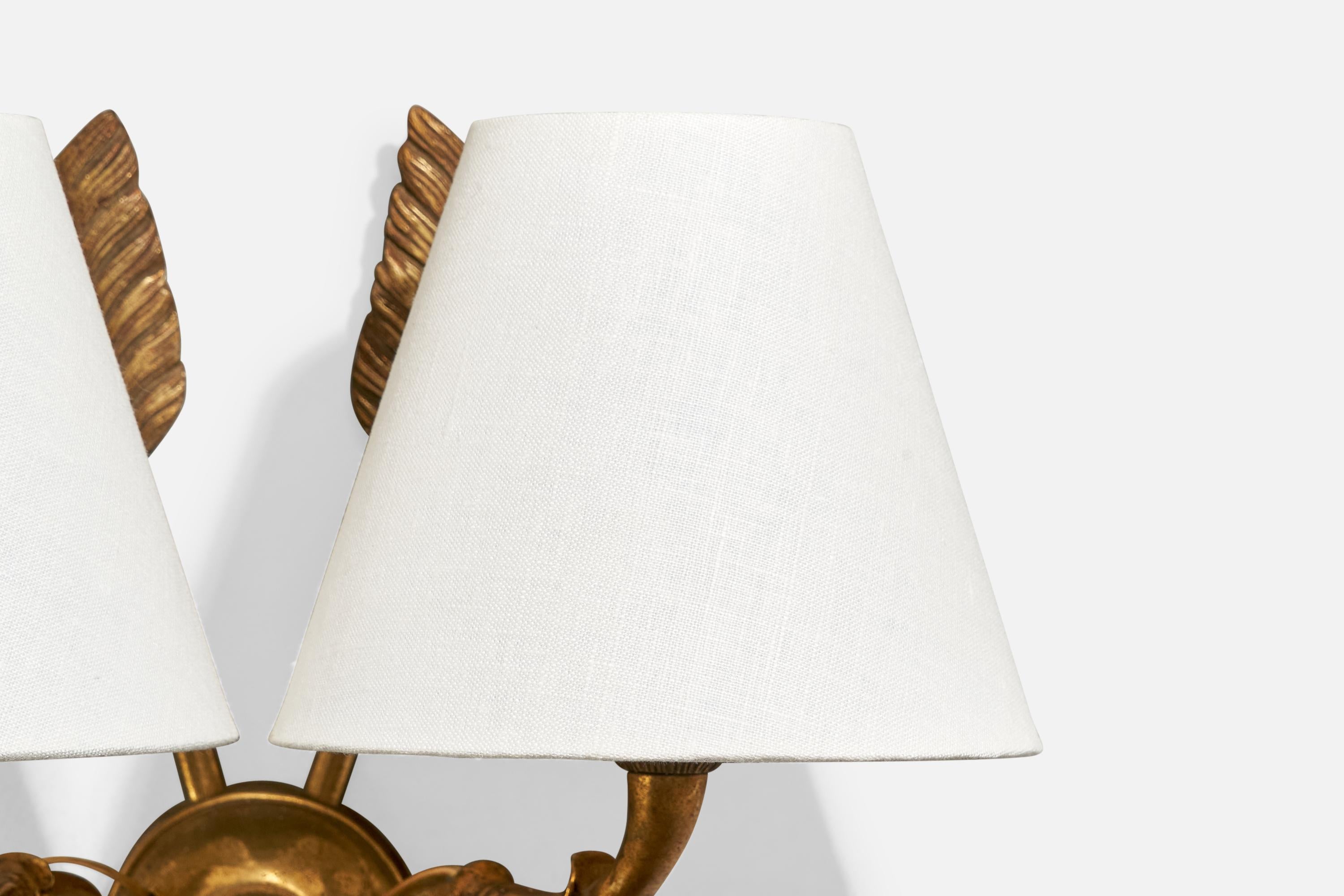 Ottone Designer francese, lampade da parete, ottone, tessuto, Francia, anni '1950 in vendita