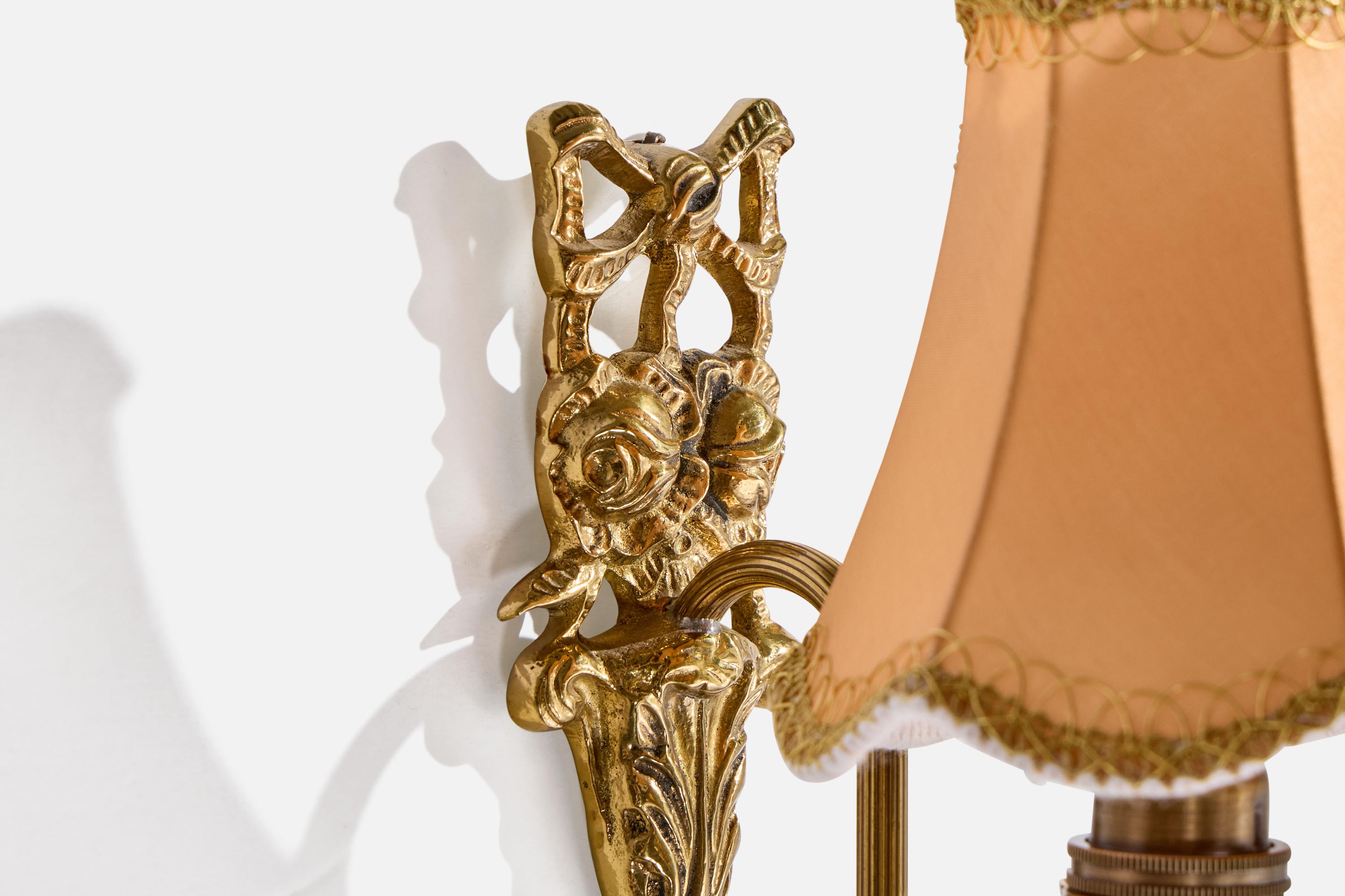 French Designer, Wall Lights, Brass, Fabric, France, 1950s (Mitte des 20. Jahrhunderts) im Angebot