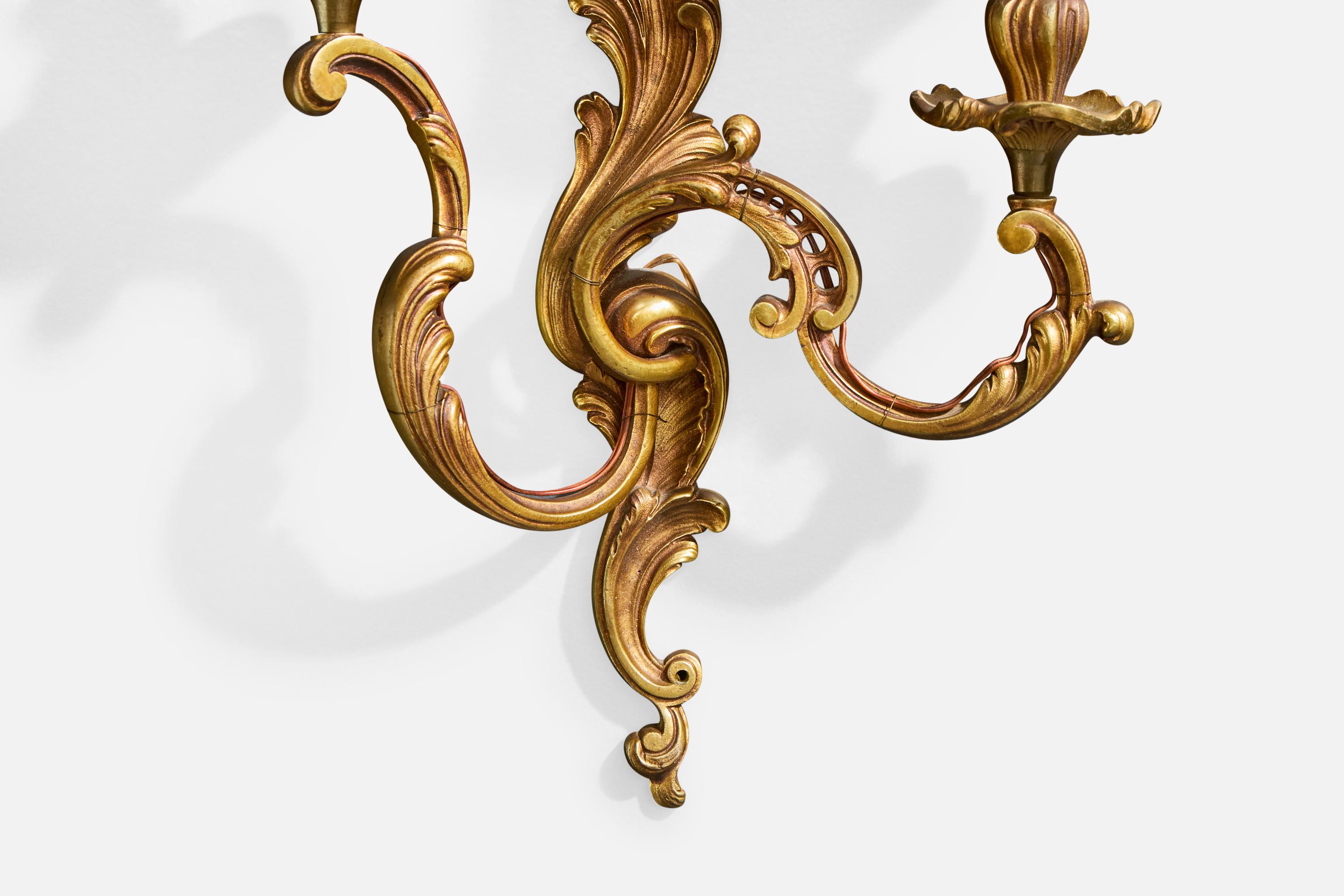 Metà XX secolo Designer francese, lampade da parete, ottone, tessuto, Francia, anni '1950 in vendita