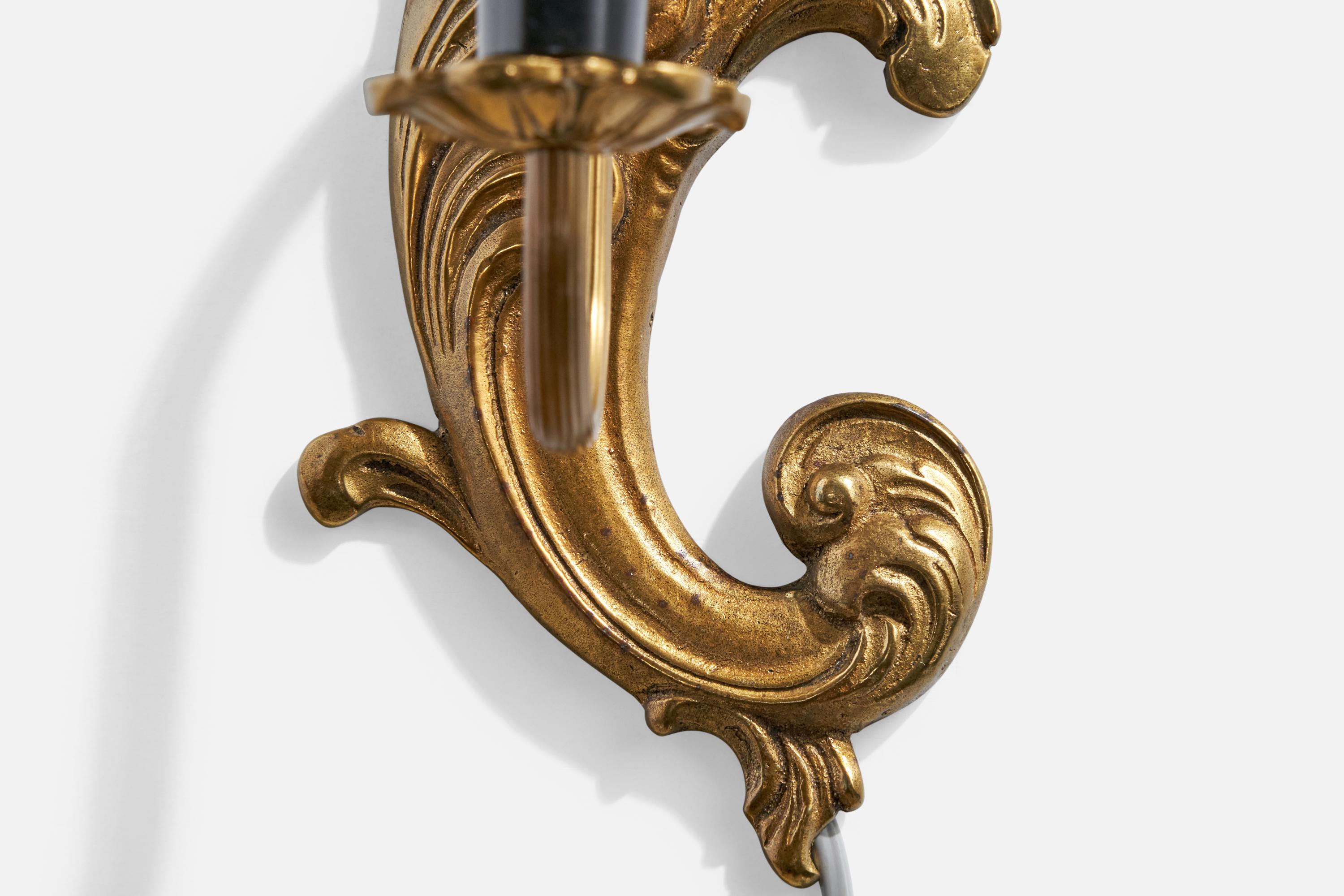 Designer francese, lampade da parete, ottone, tessuto, Francia, anni '1950 in vendita 1