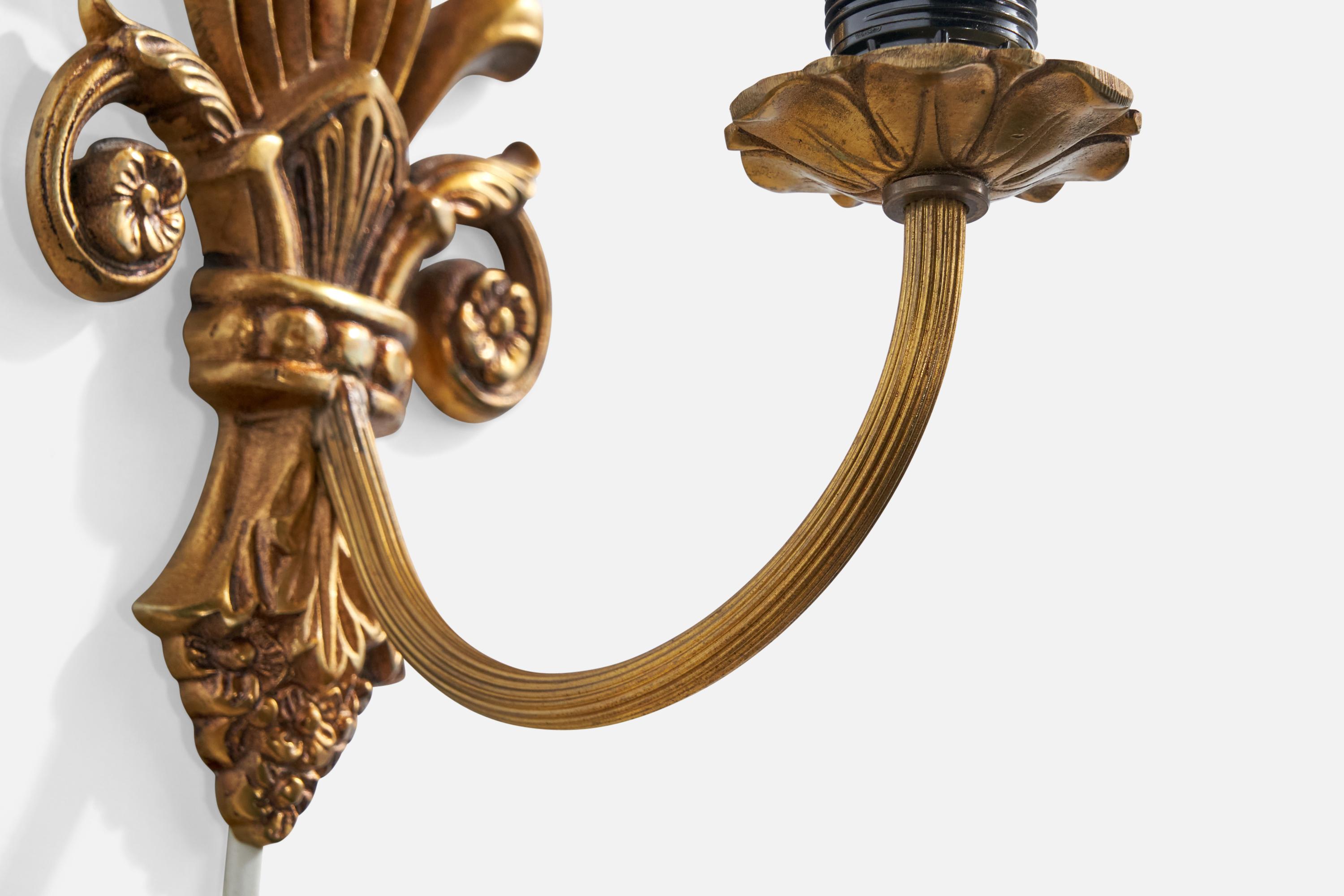 Designer francese, lampade da parete, ottone, tessuto, Francia, anni '1950 in vendita 2