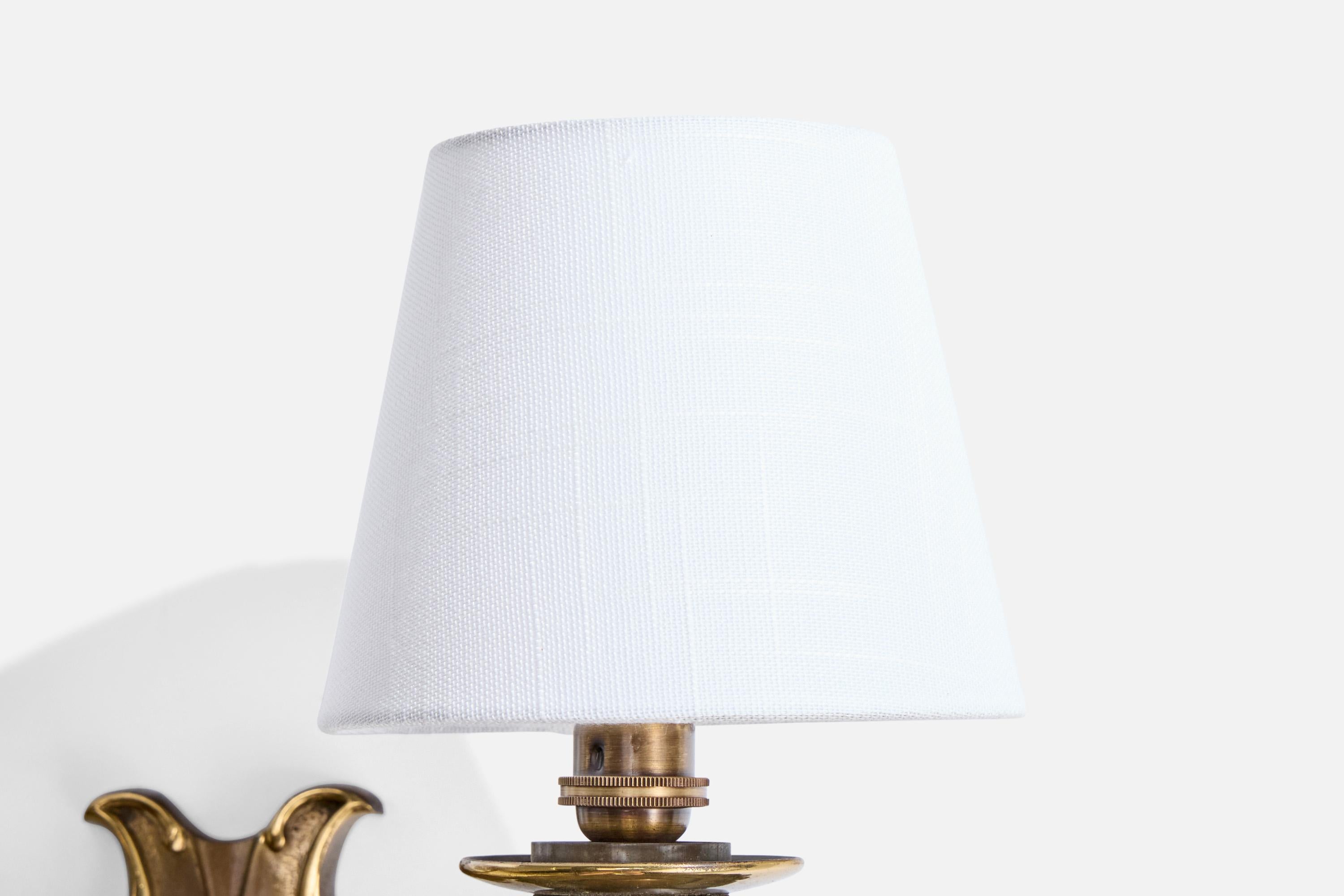 Designer francese, lampade da parete, ottone, tessuto, Francia, anni '1950 in vendita 1