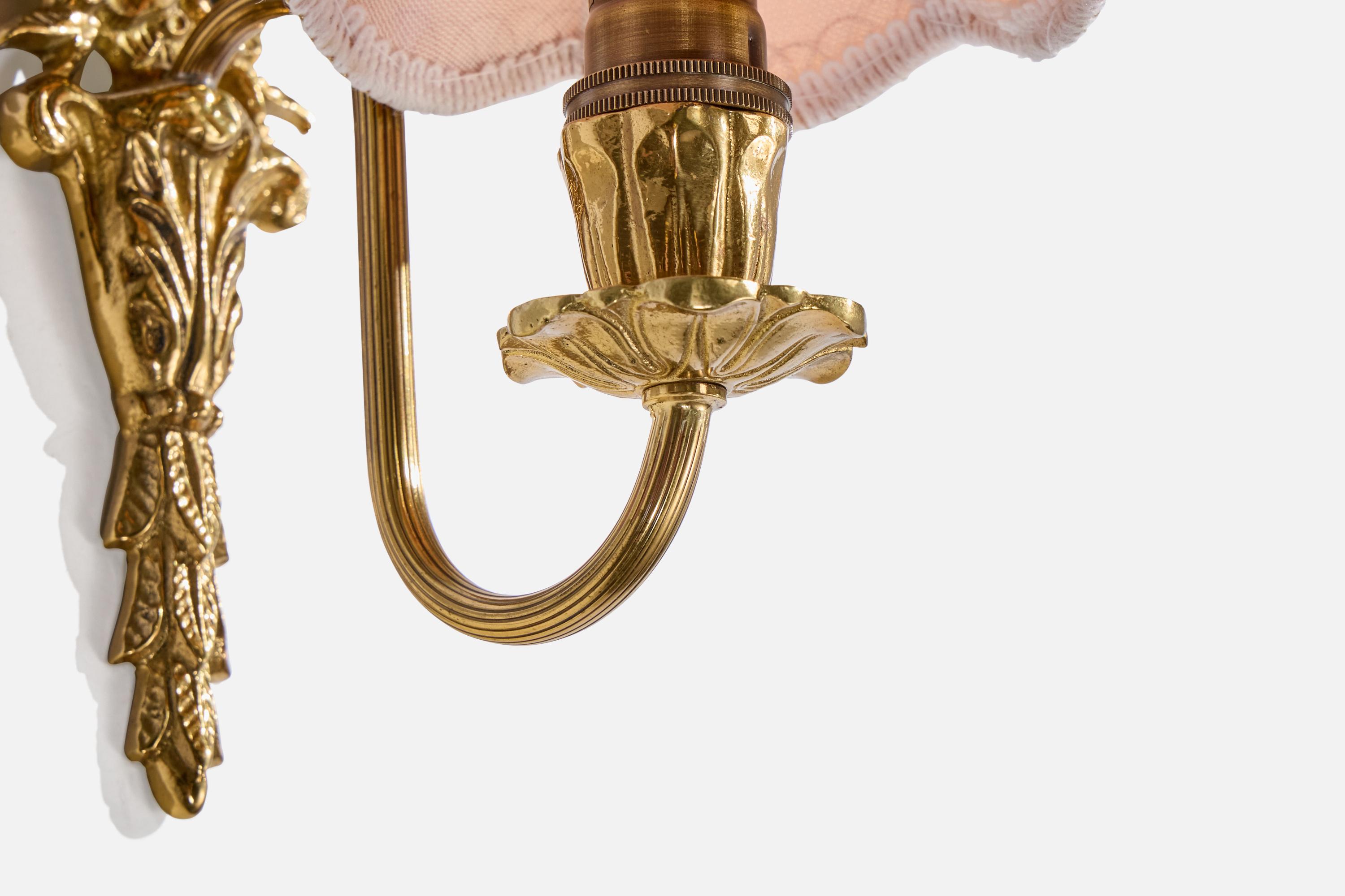 French Designer, Wall Lights, Brass, Fabric, France, 1950s im Angebot 1