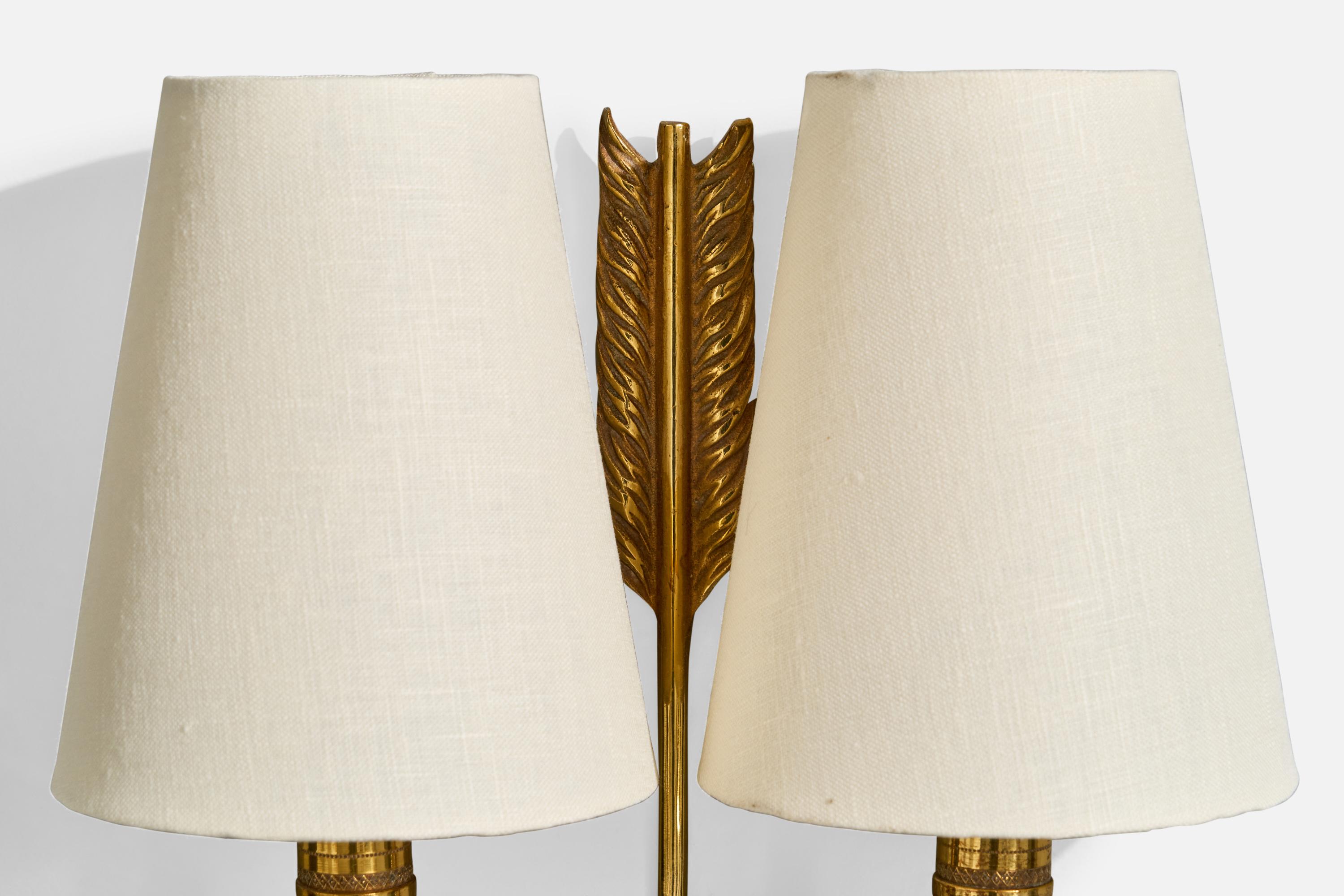 Designer francese, lampade da parete, ottone, tessuto, Francia, anni '1950 in vendita 2