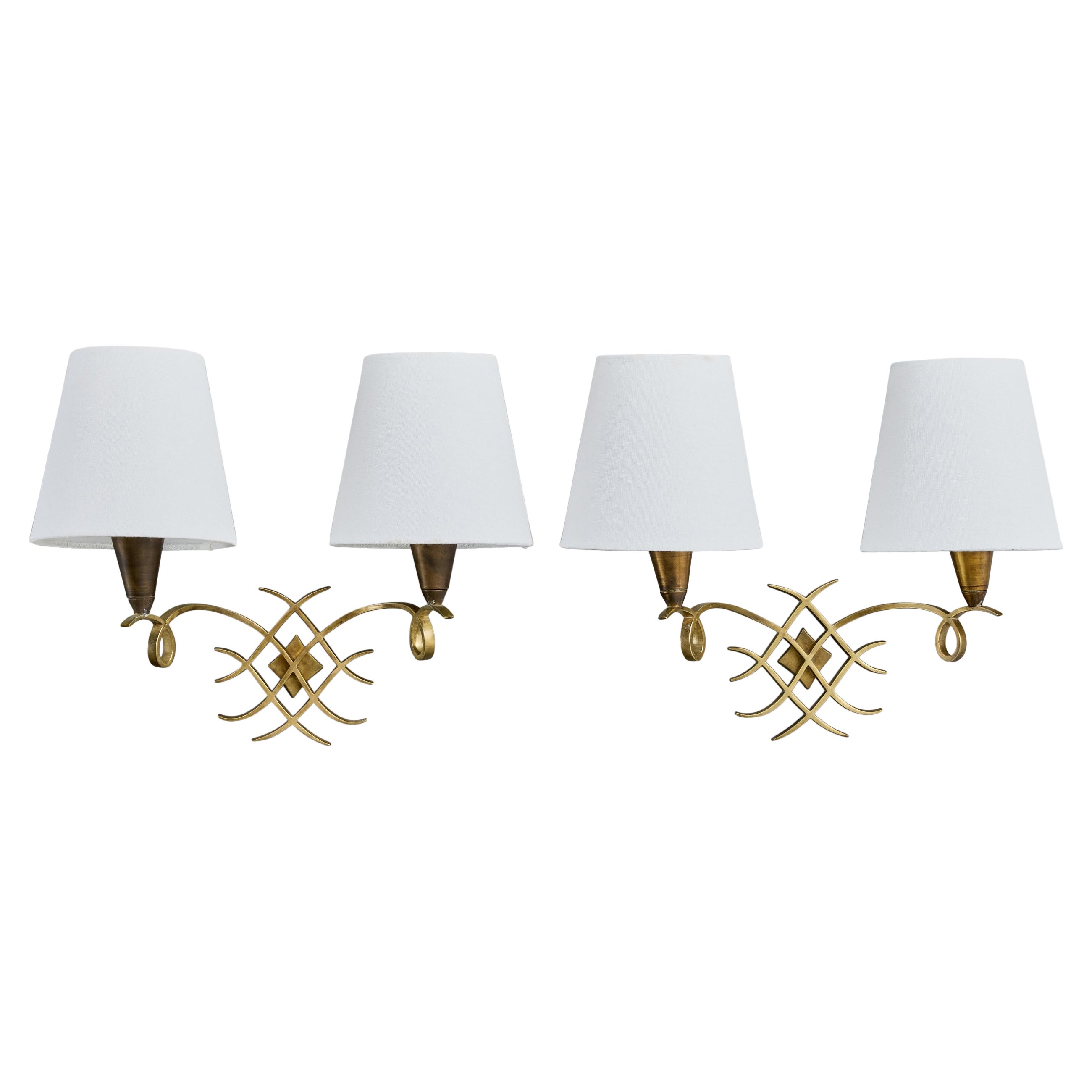 Designer français, Wall Lights, laiton, tissu, France, années 1950