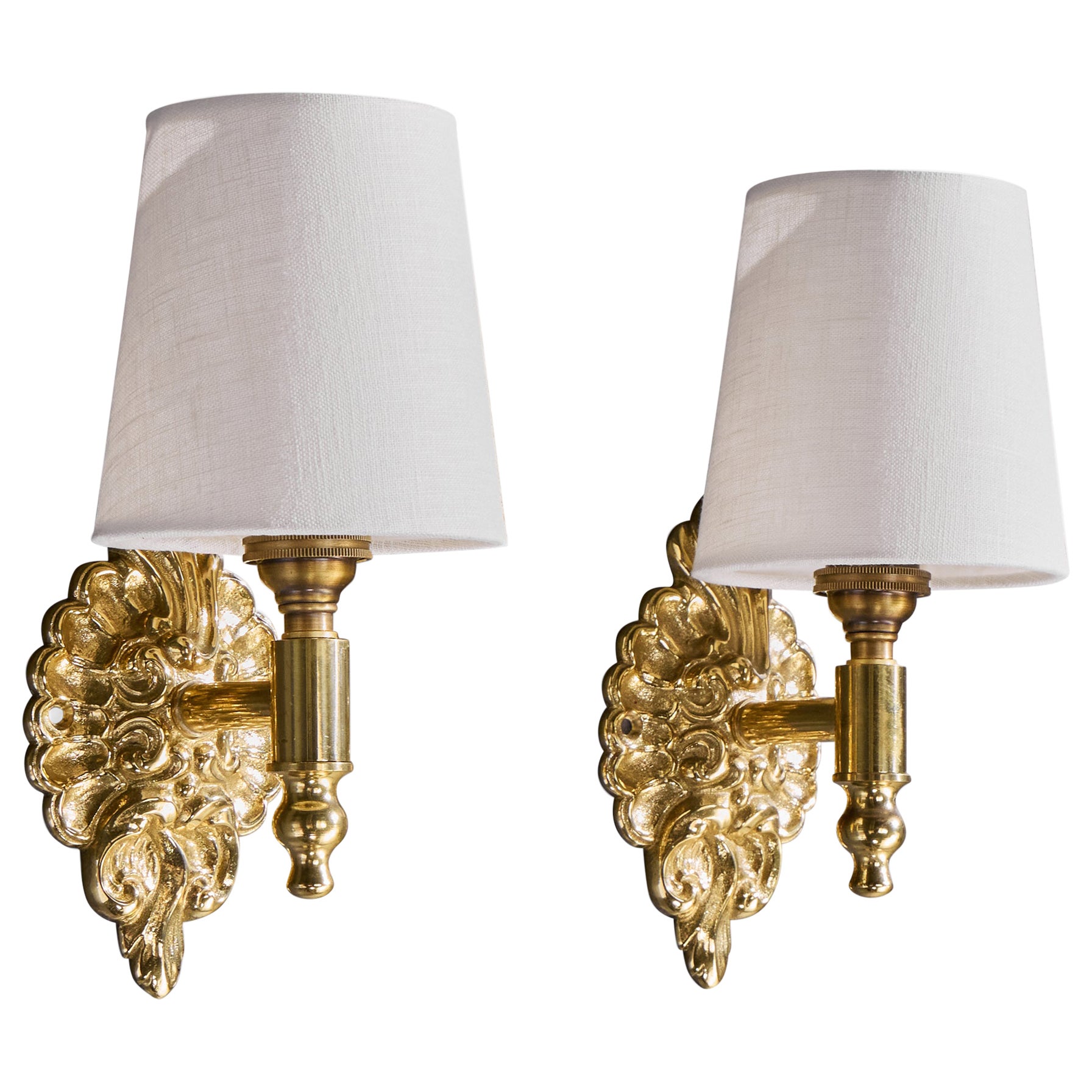 Französischer Designer, Wall Lights, Messing, Stoff, Frankreich, 1950er Jahre