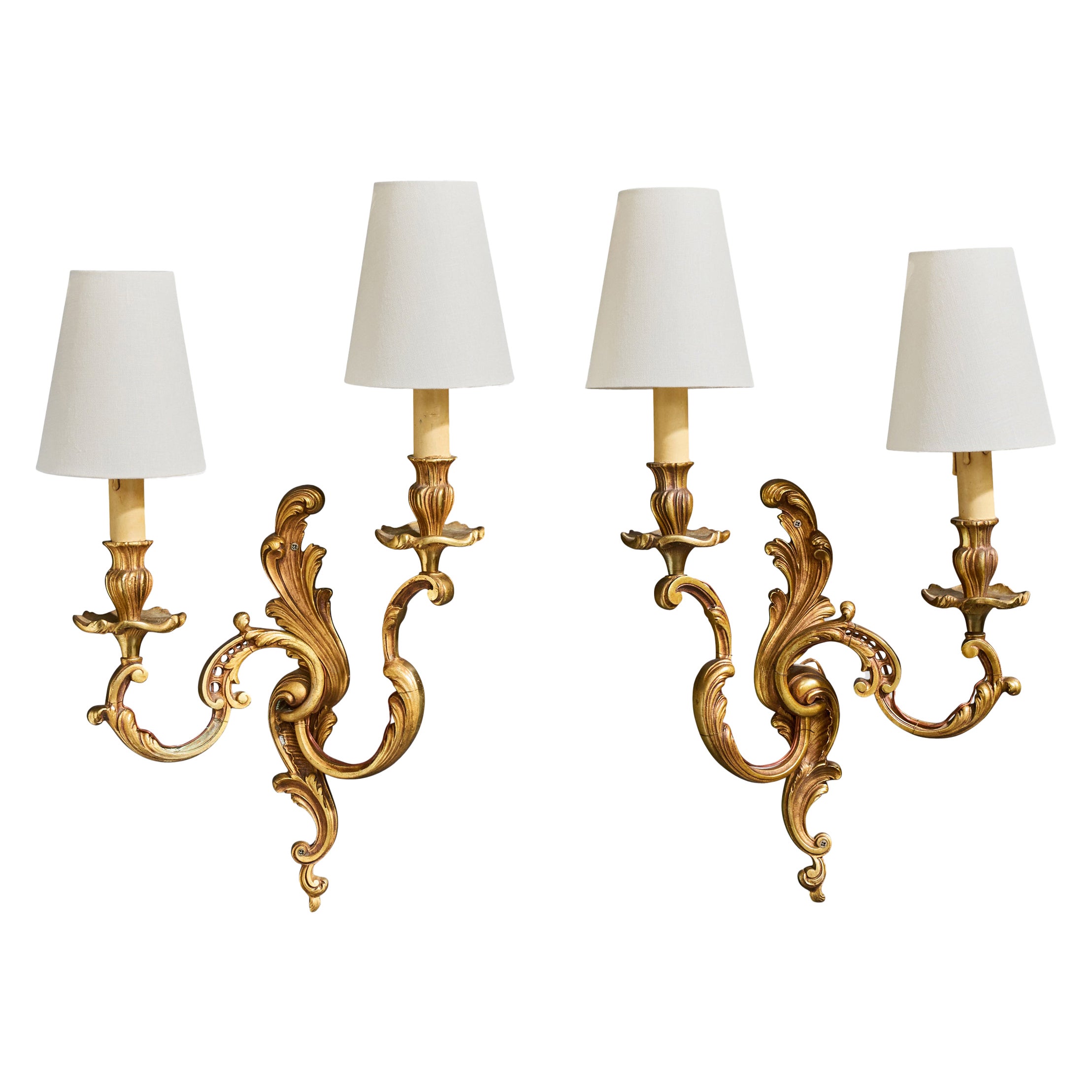 Designer francese, lampade da parete, ottone, tessuto, Francia, anni
1950