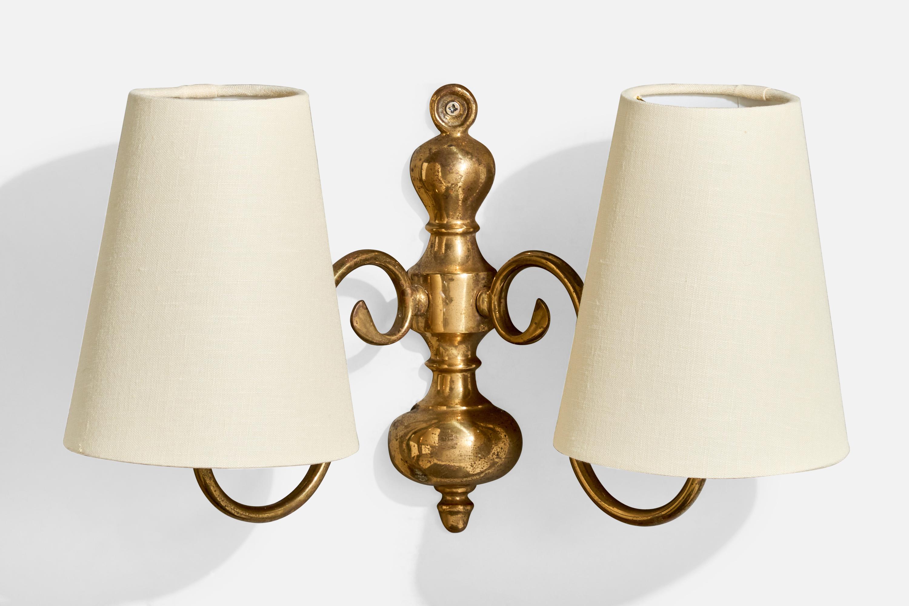 French Designer, Wall Lights, Brass, Fabric, France, 1960s In Good Condition For Sale In High Point, NC