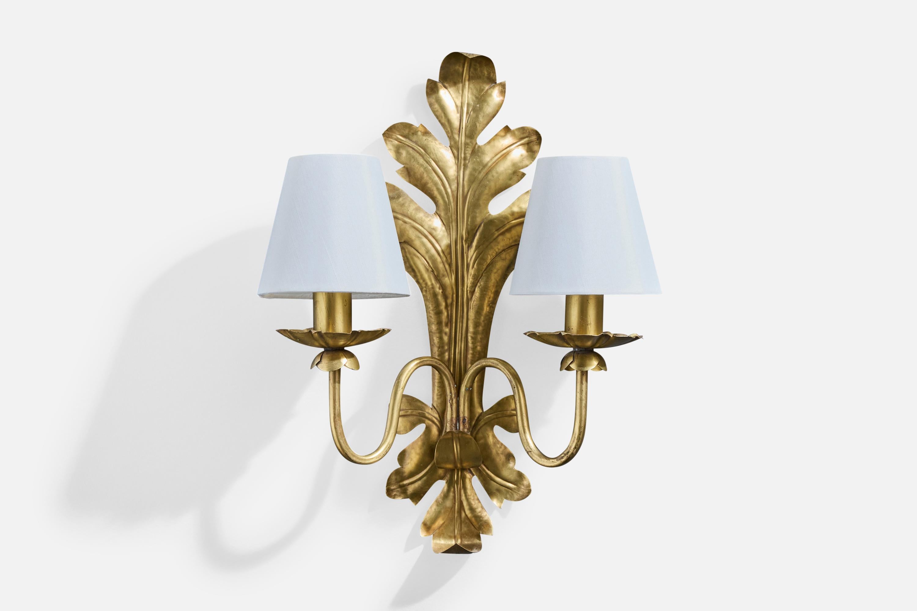 Designer francese, lampade da parete, ottone, tessuto, Francia, anni '1960 In condizioni buone in vendita a High Point, NC