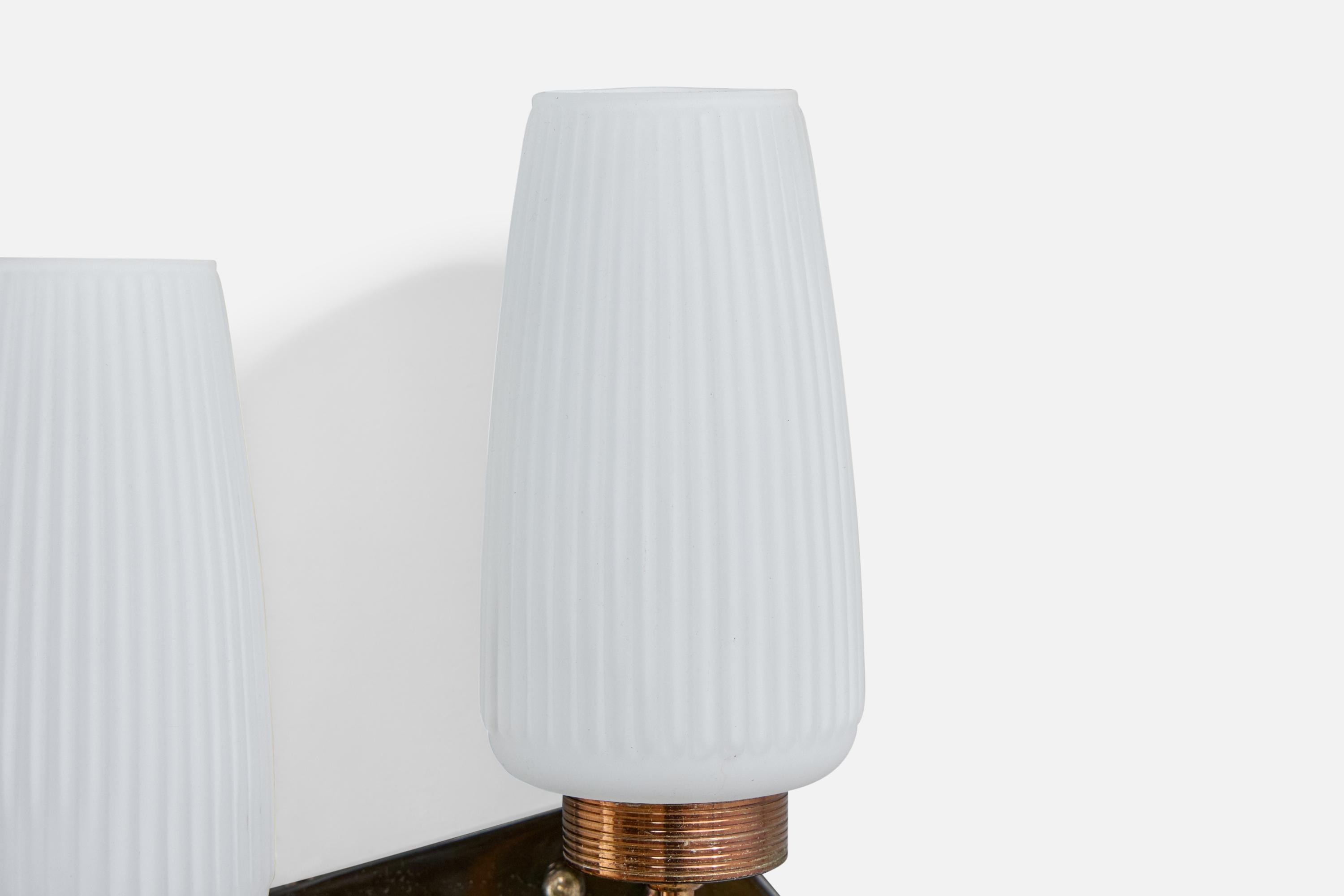 French Designer, Wall Lights, Brass, Glass, Acrylic, France, 1950s For Sale 4