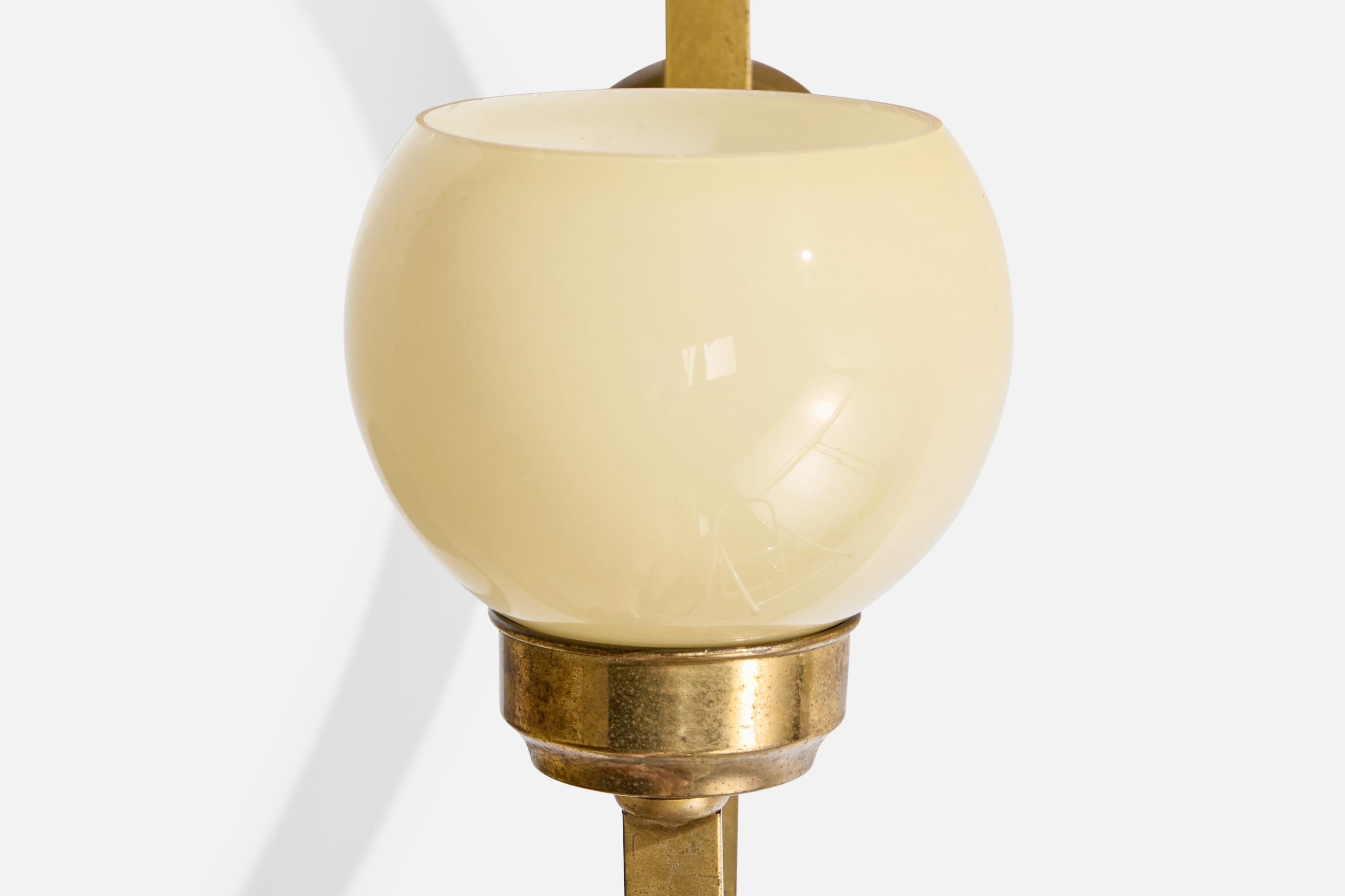 Französischer Designer, Wandleuchten, Messing, Glas, Frankreich, 1940er Jahre im Angebot 3