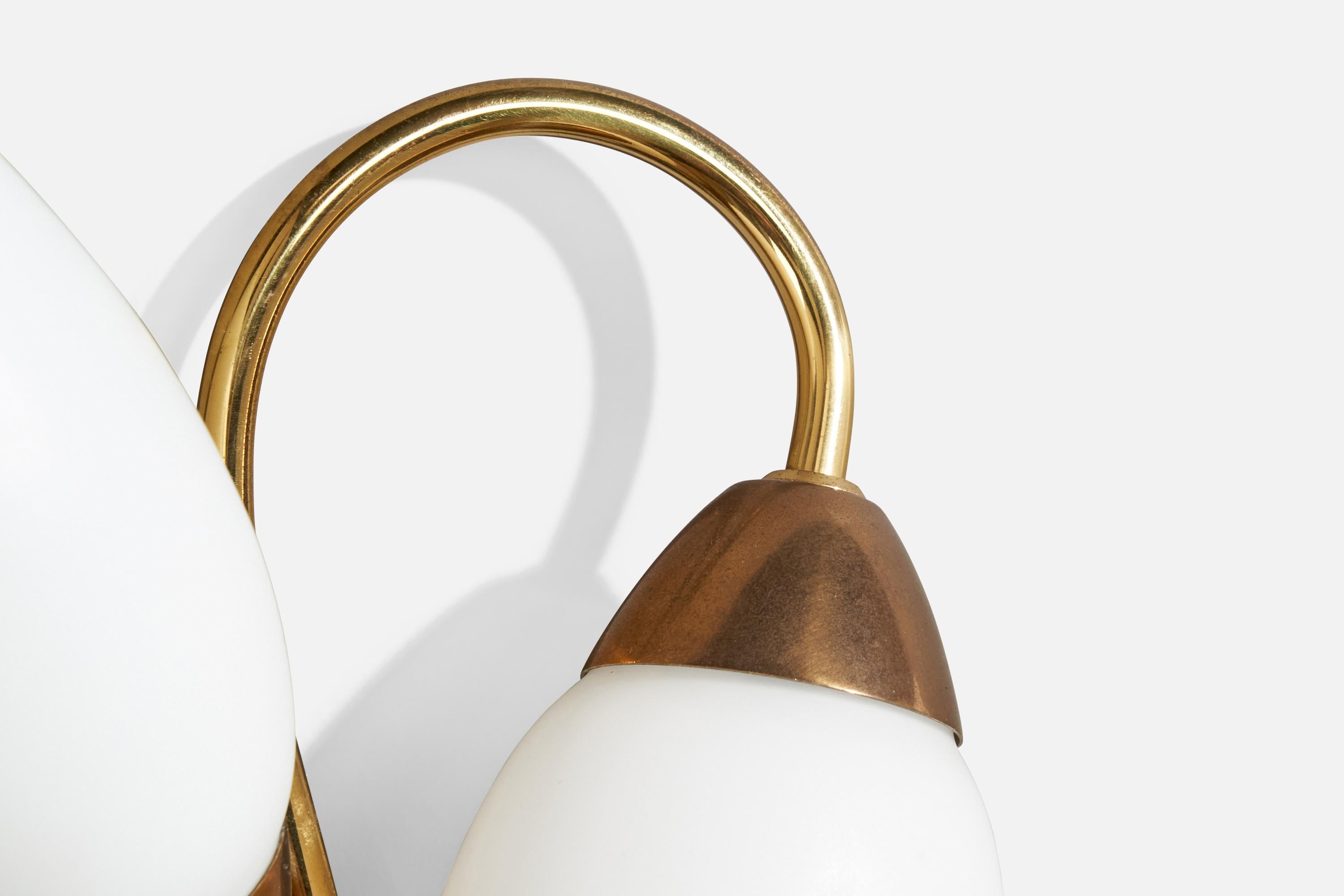 Französischer Designer, Wandleuchten, Messing, Glas, Frankreich, 1950er Jahre im Angebot 5