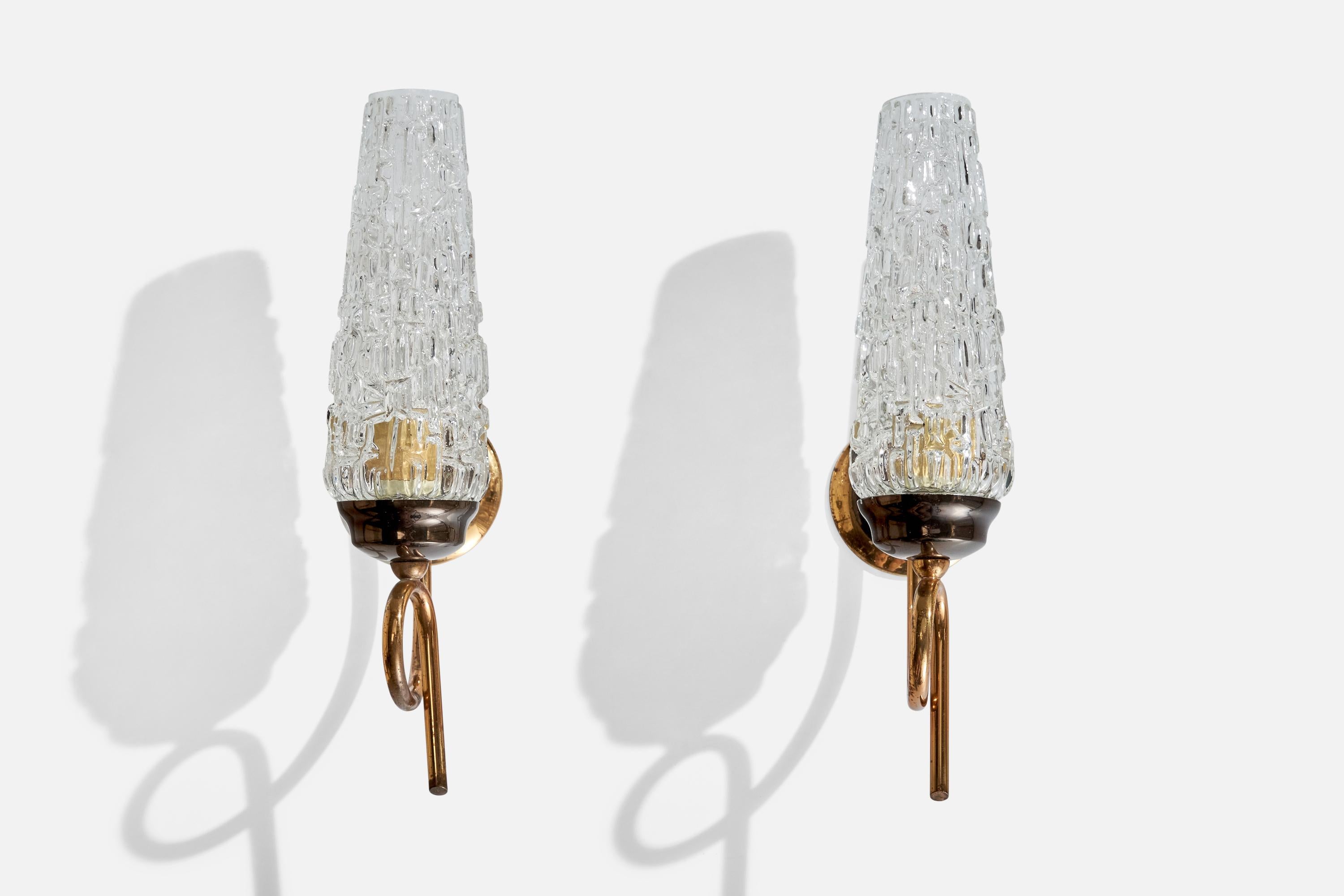 Mid-Century Modern French Designer, Wall Lights, Brass, Glass, France, 1950s For Sale
